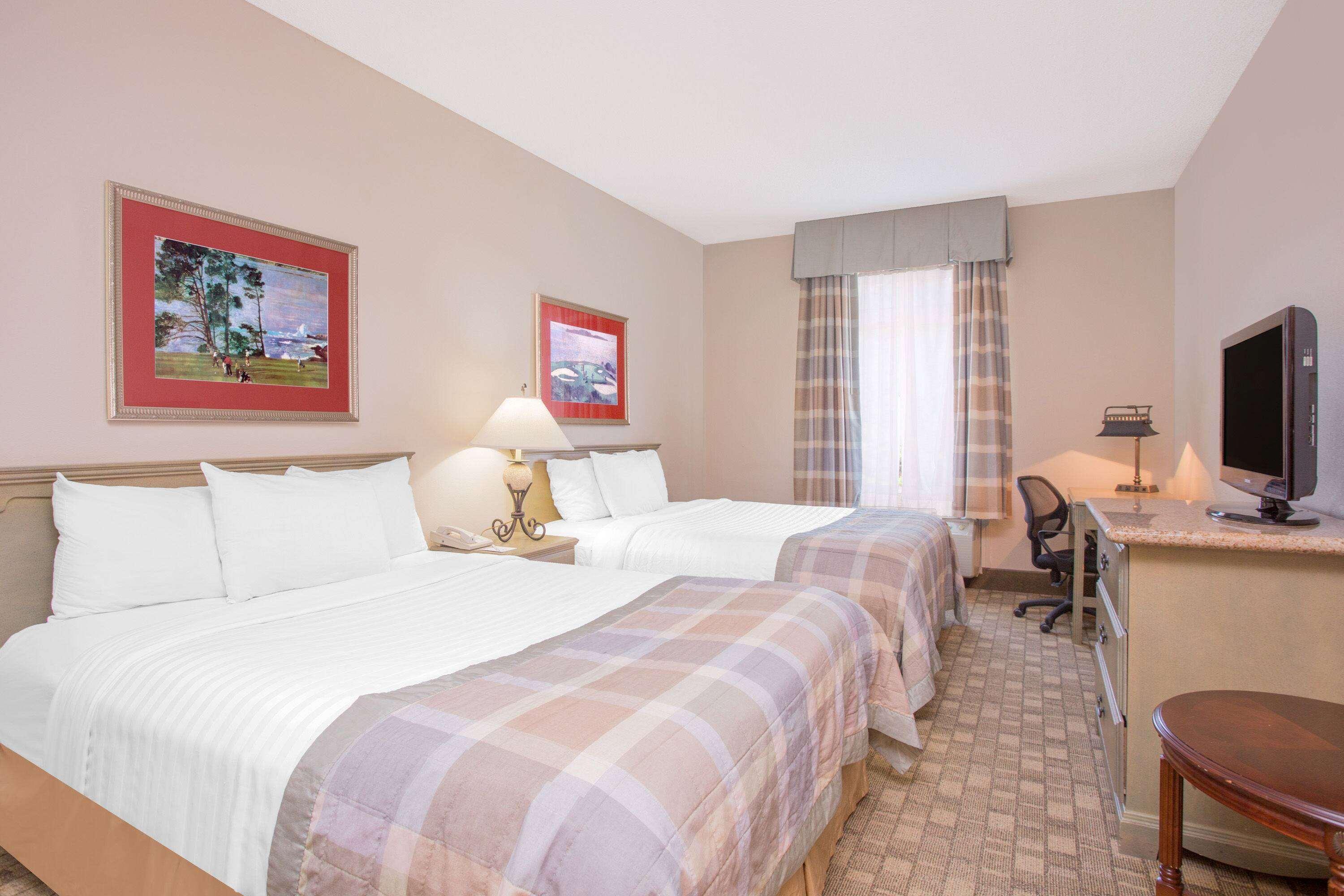 Suite Two Queen Beds