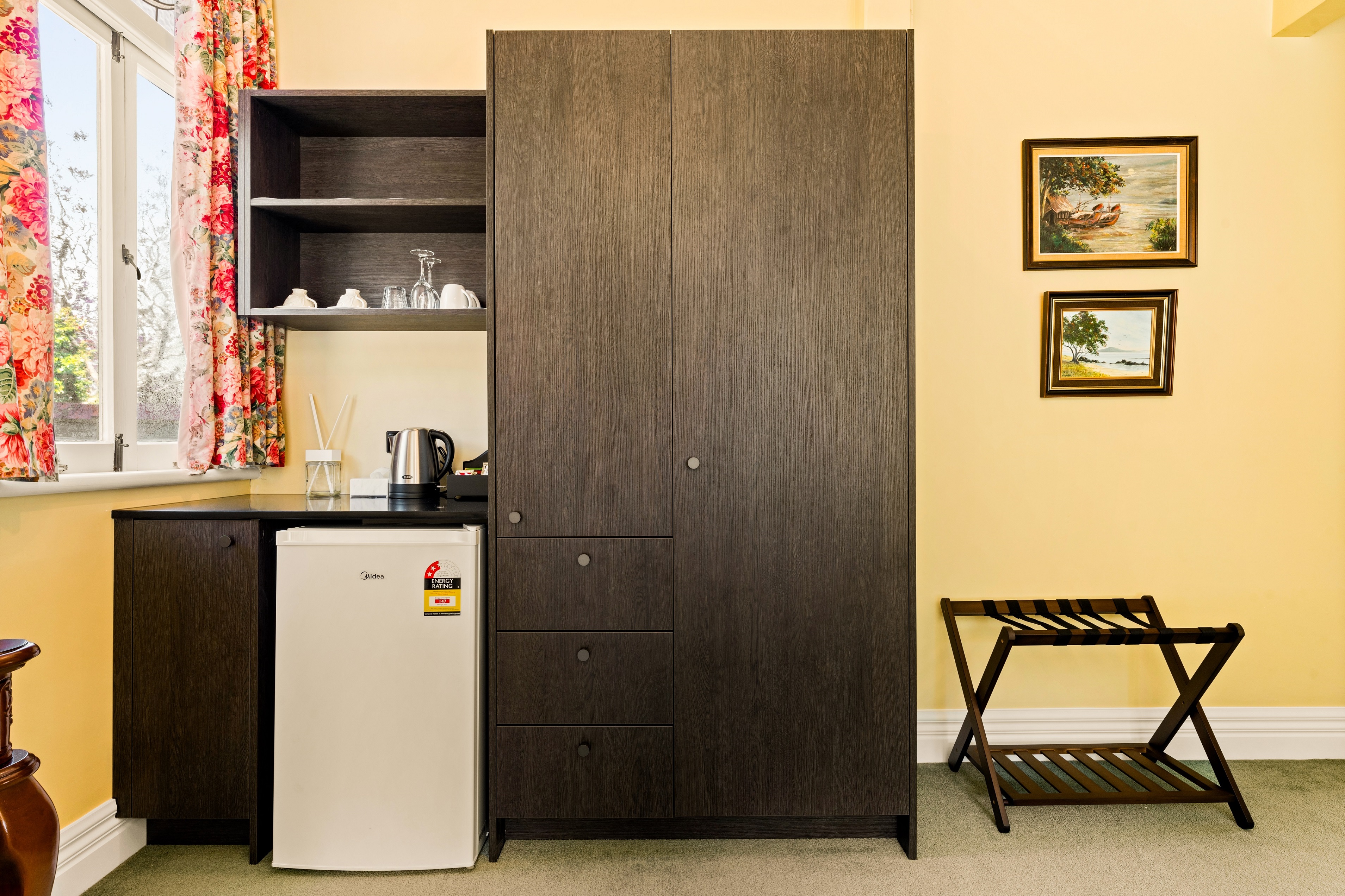 Room King Bed One Bedroom 