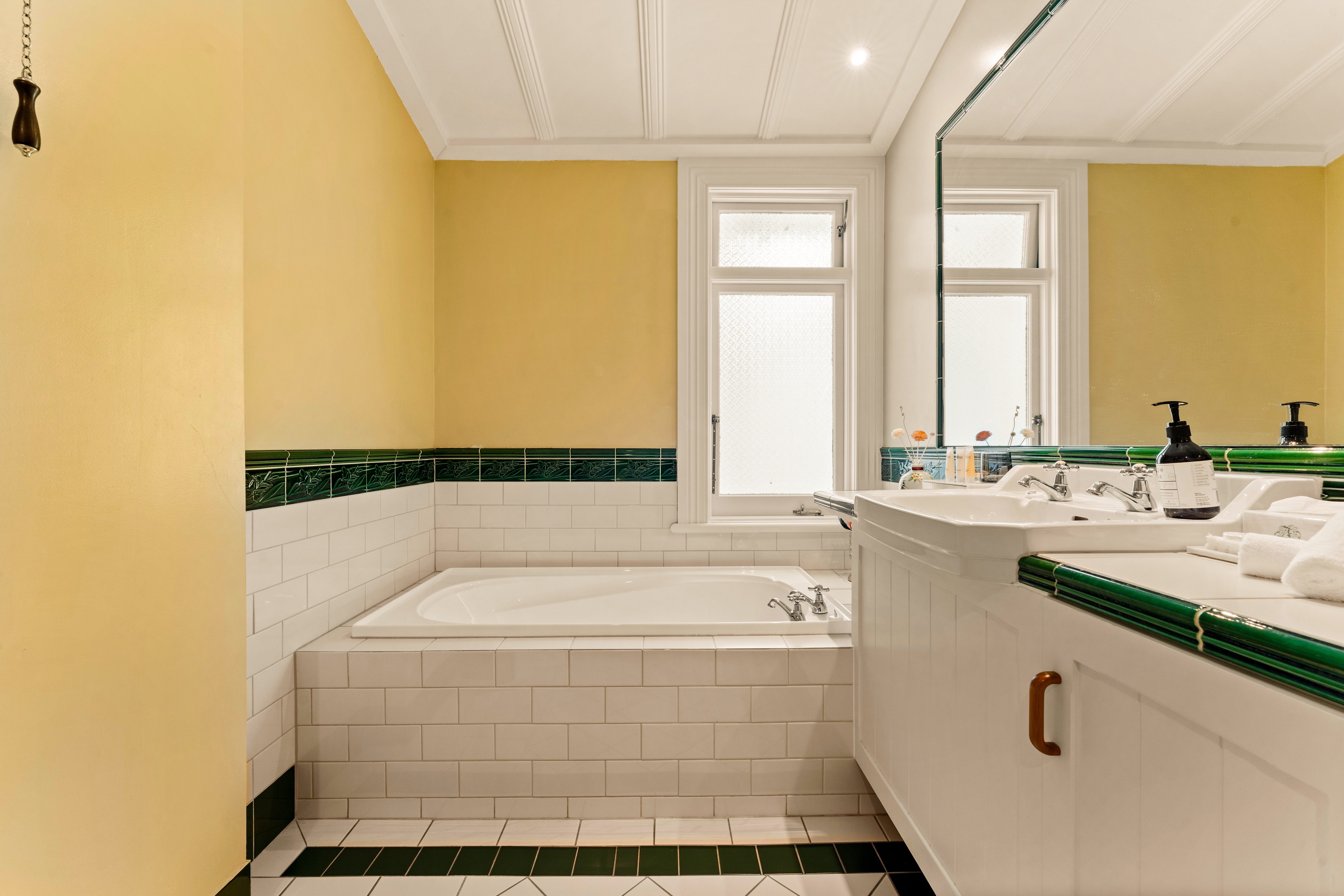 Room King Bed One Bedroom 