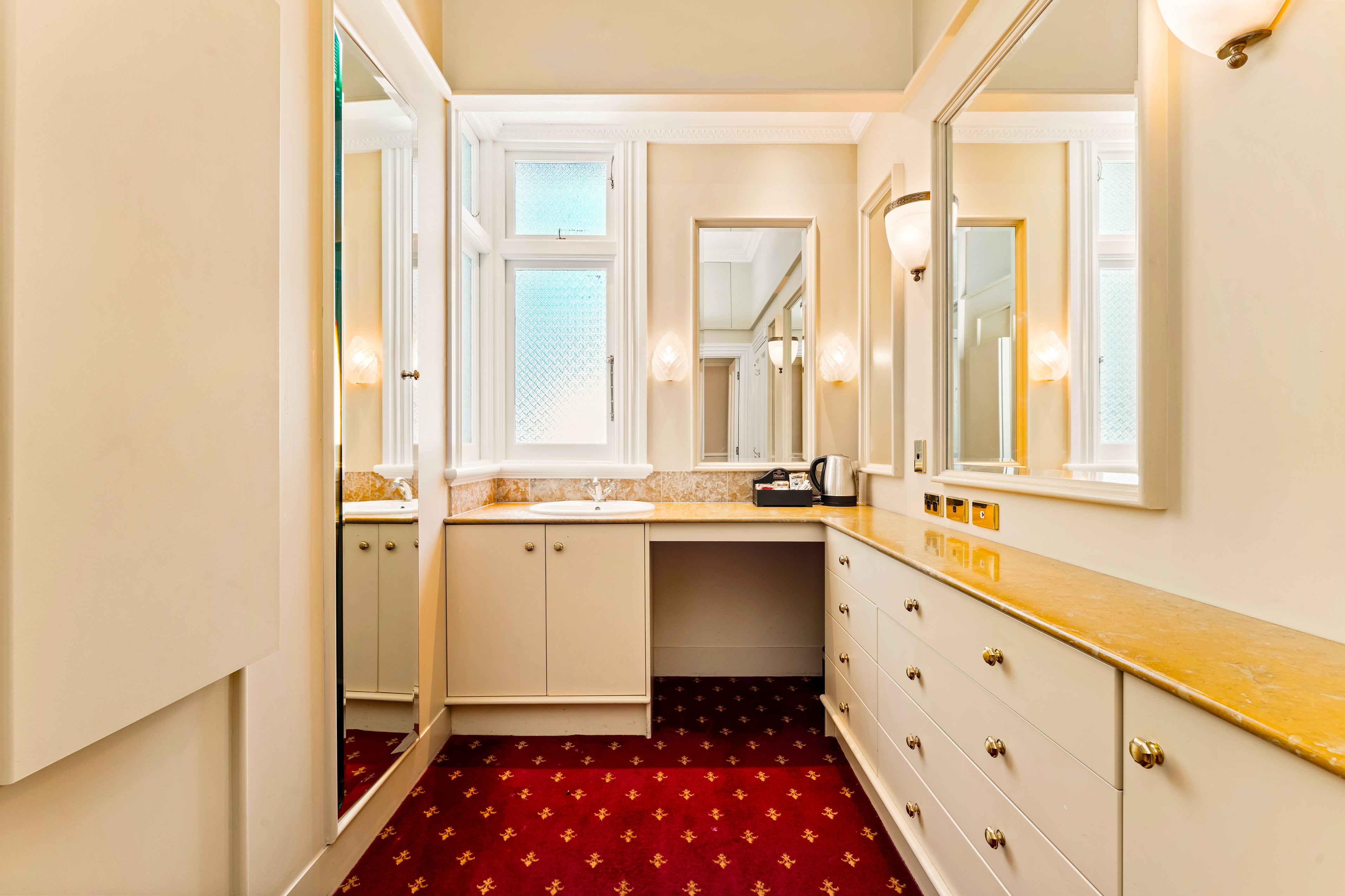 Suite Superior with Air Conditioning