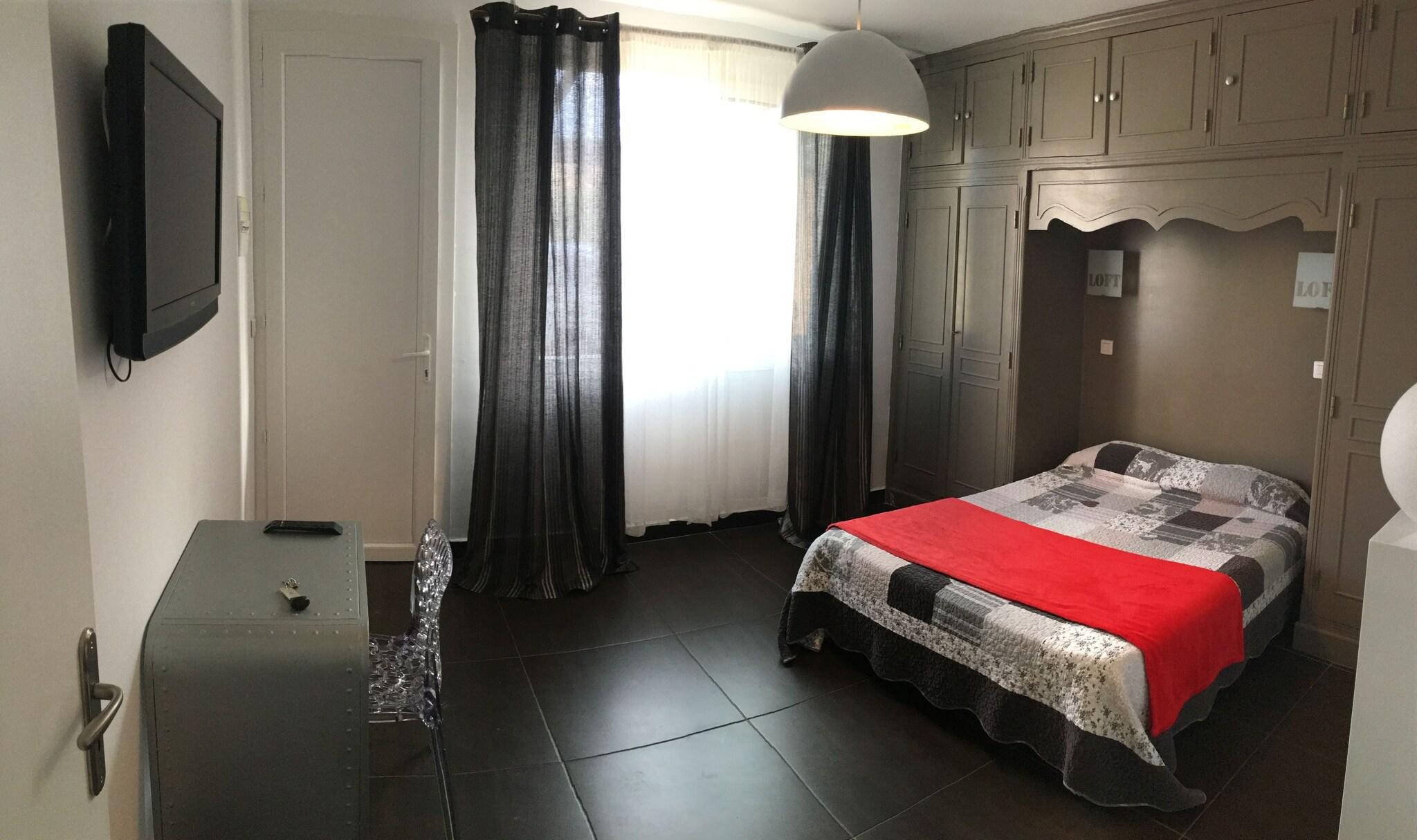 Family Room Three Beds