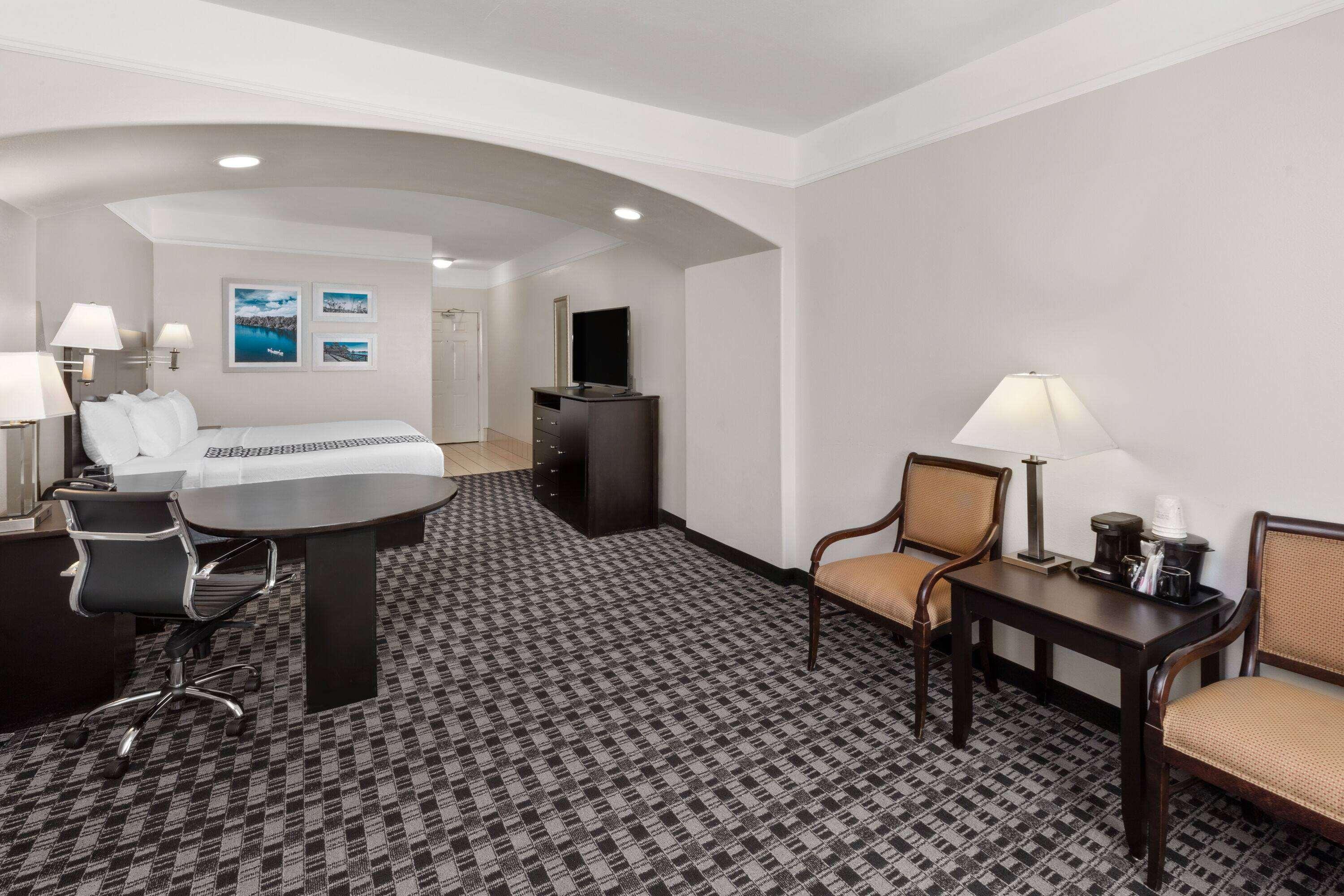 Double King Bed Non Smoking