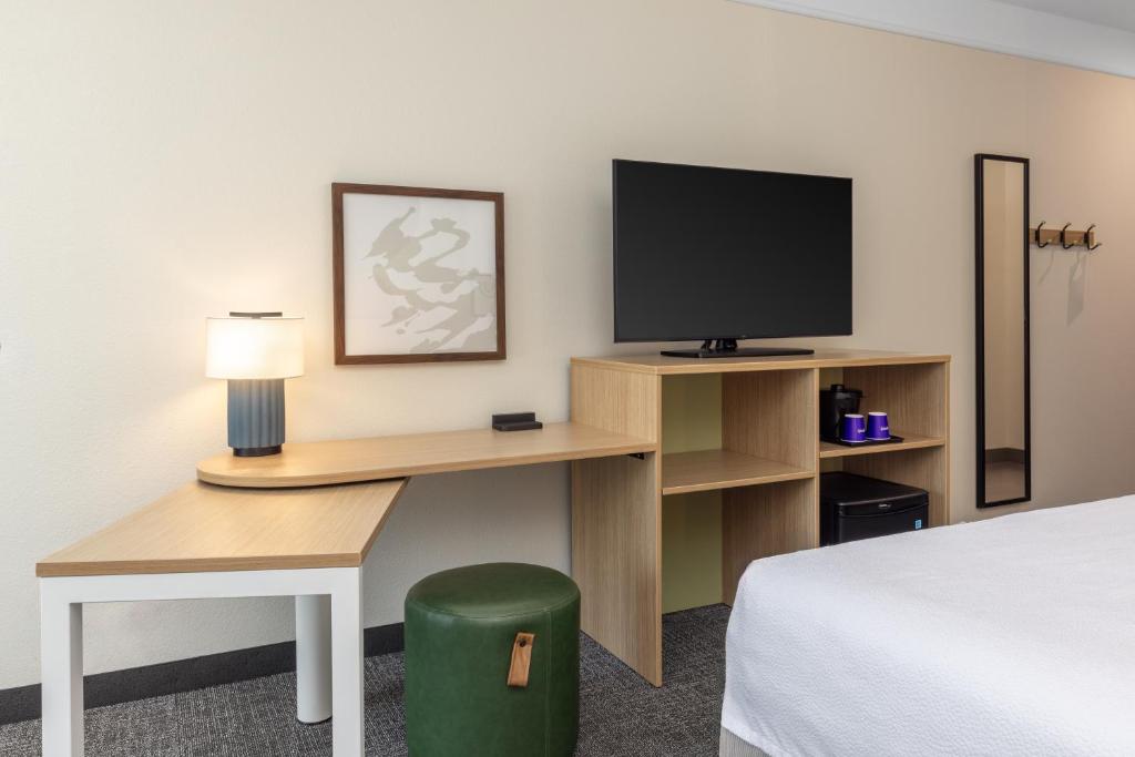 Double Accessible King Size Bed