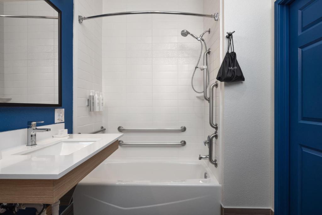 Double Accessible King Size Bed