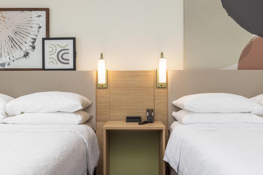 Twin Accessible-two Queen Beds