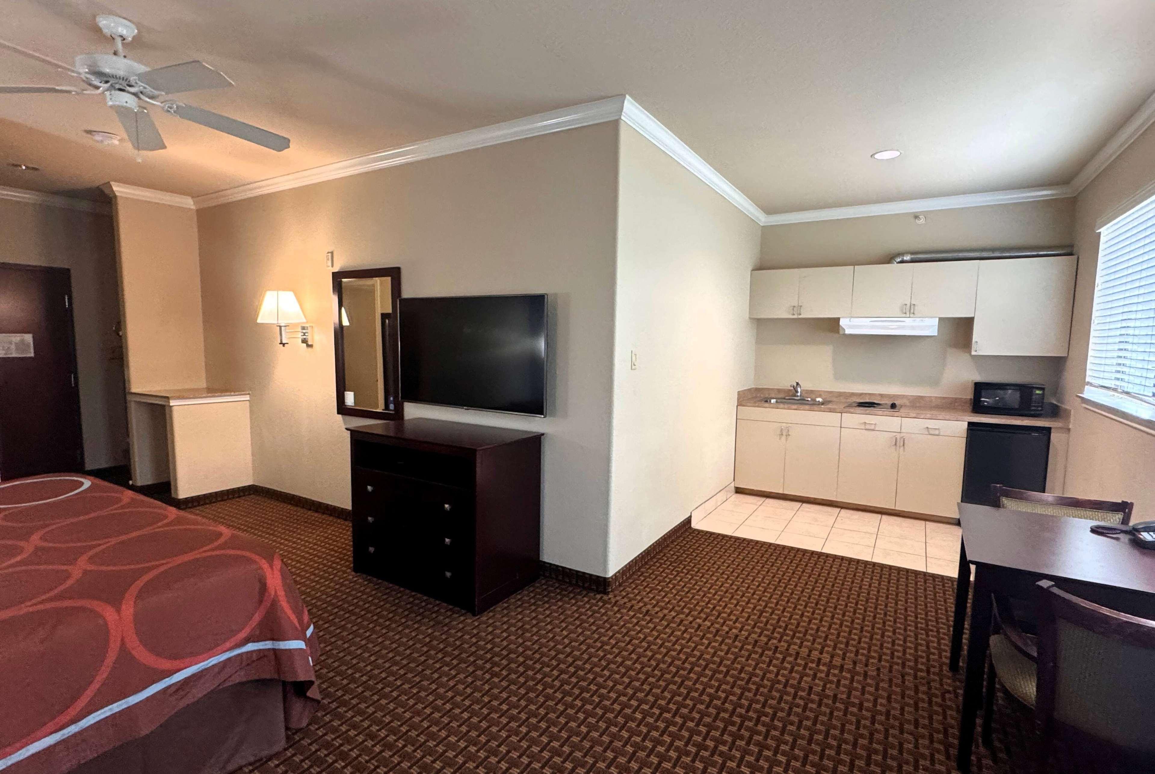 Room King Bed Non Smoking