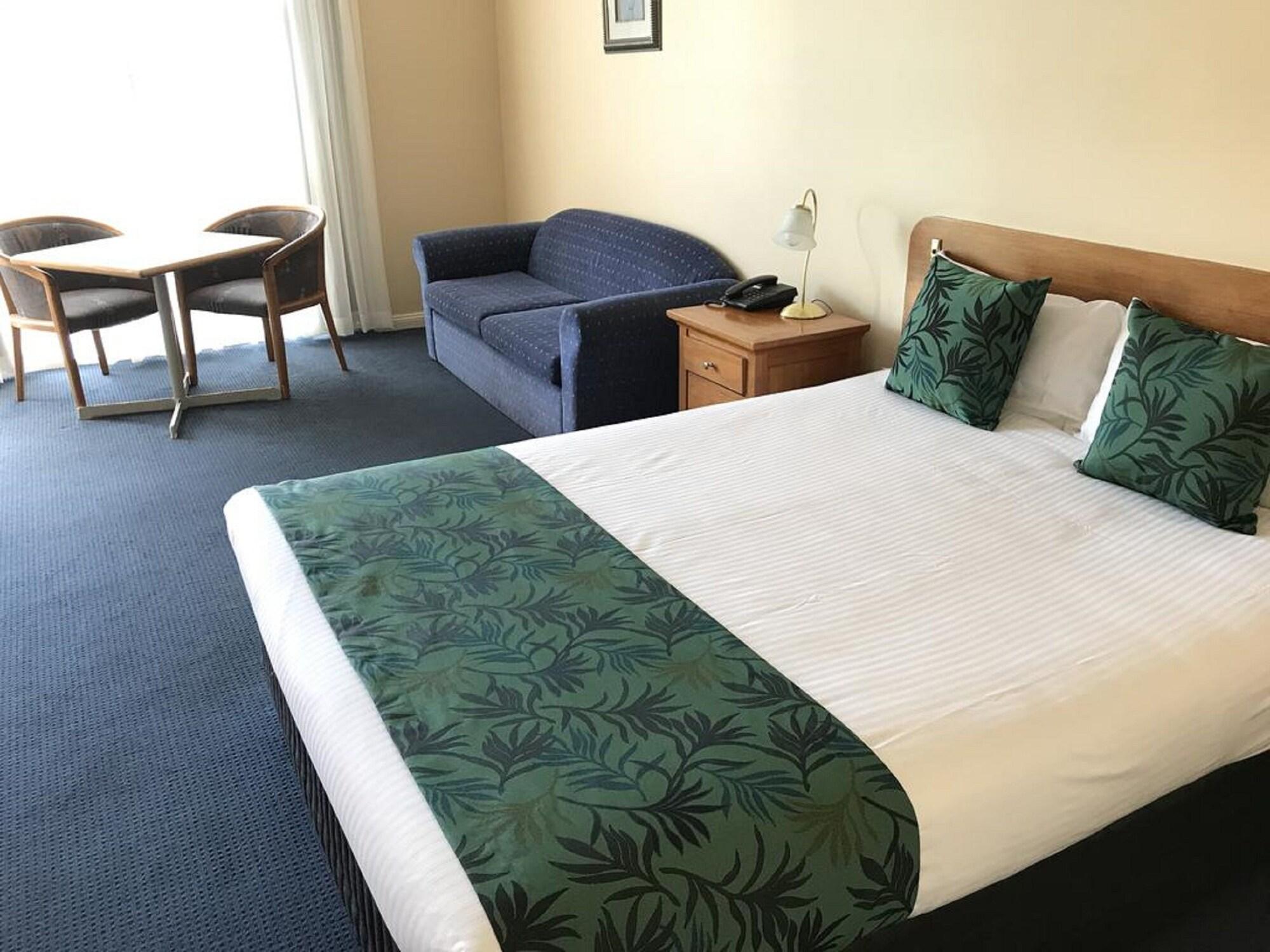 Double Deluxe King Bed