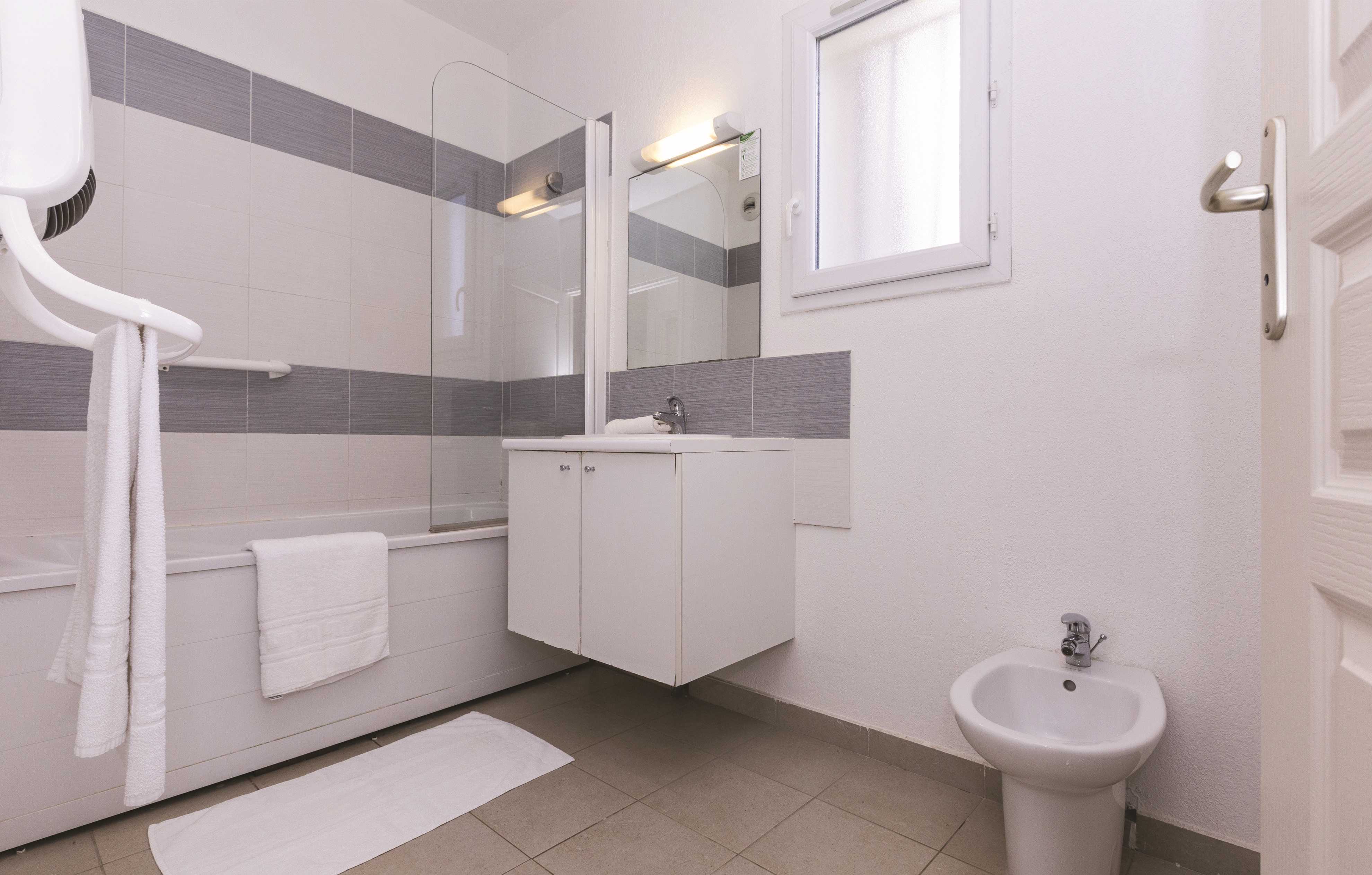 Apartment One Bedroom One Bathroom