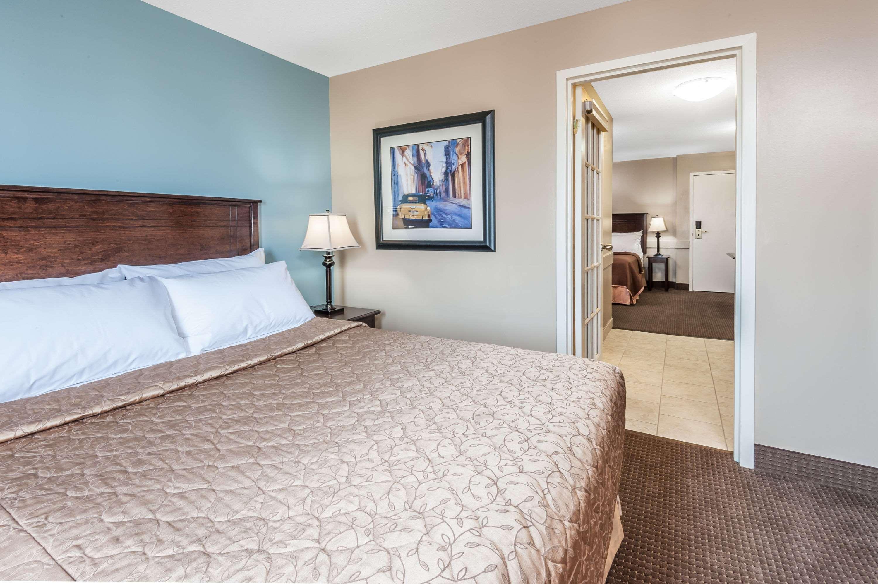 Suite Queen Size Bed