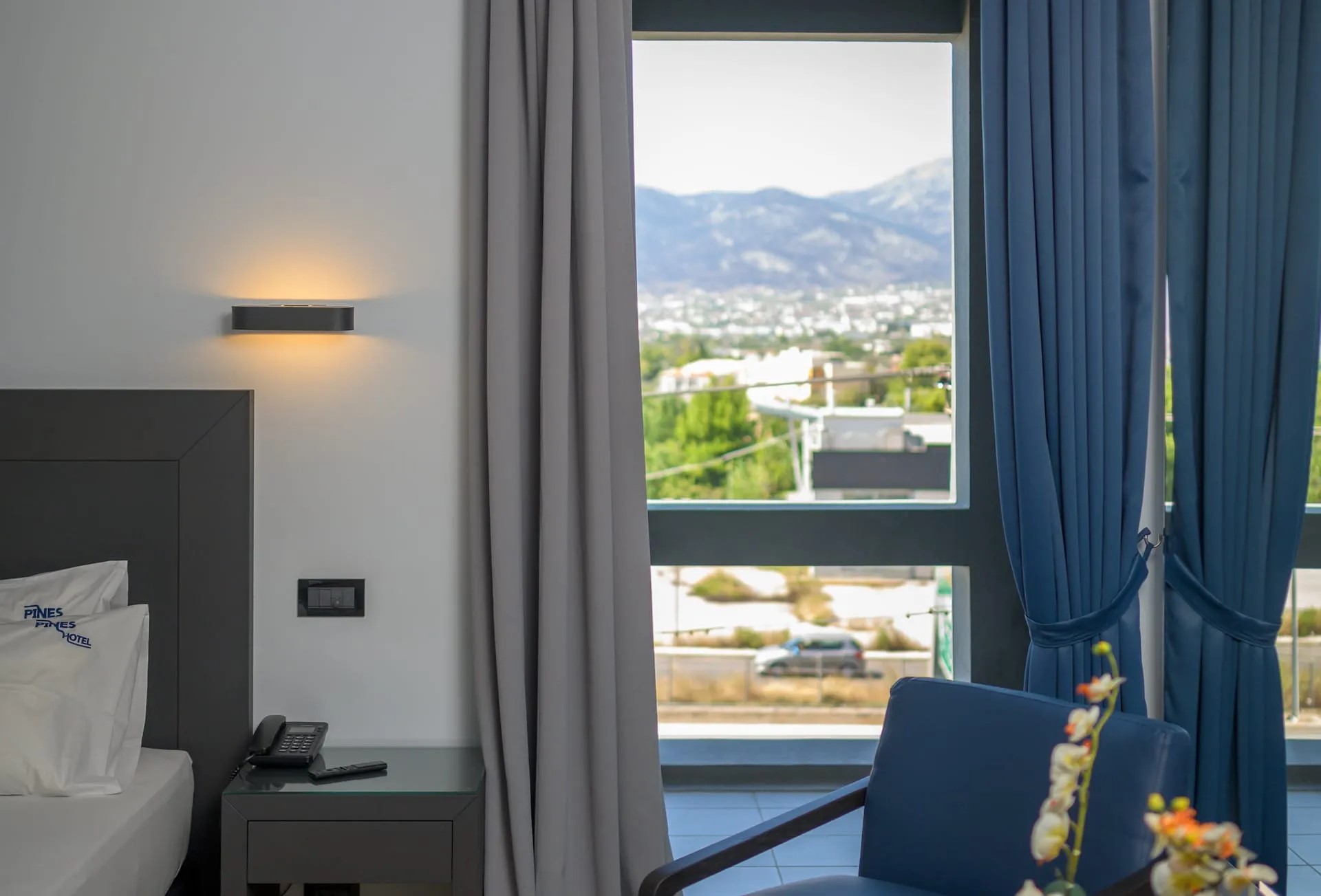 Double Deluxe One Bed