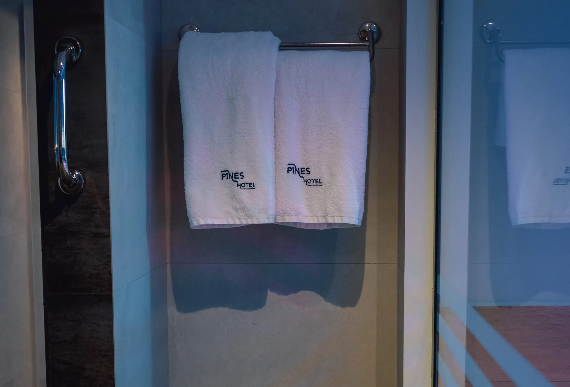 Double Deluxe One Bed