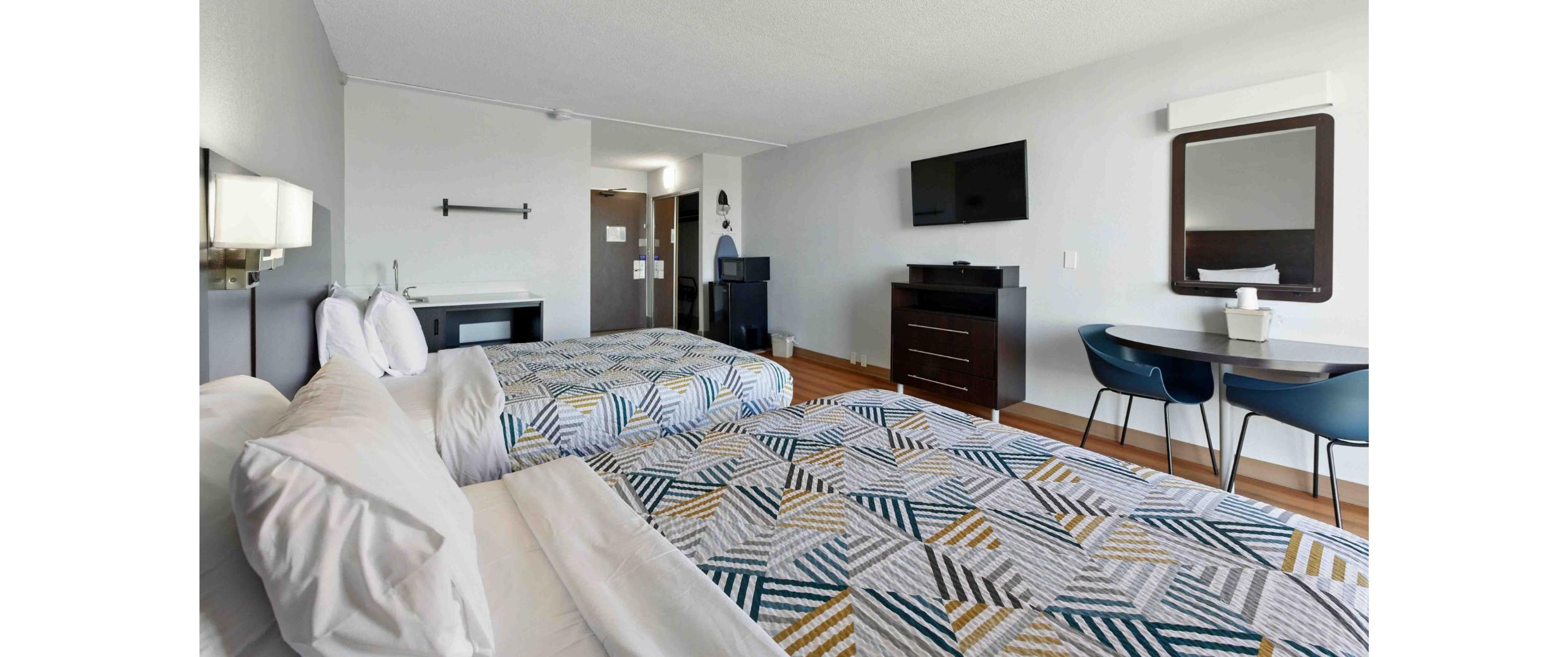 Quadruple Two Queen Beds Non Smoking
