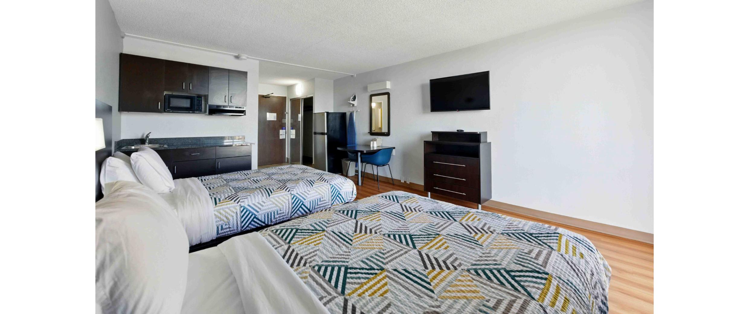 Quadruple Two Queen Beds Non Smoking