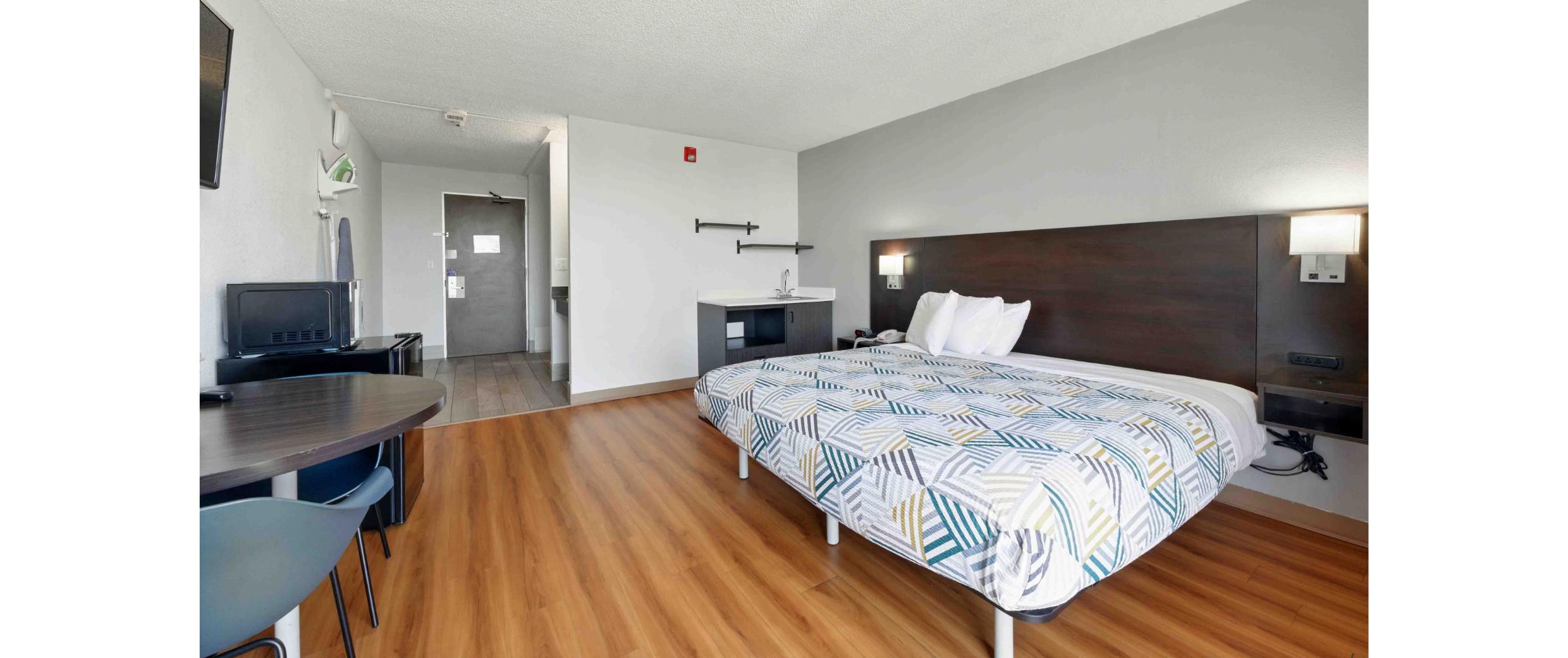 Room Accessible King Size Bed