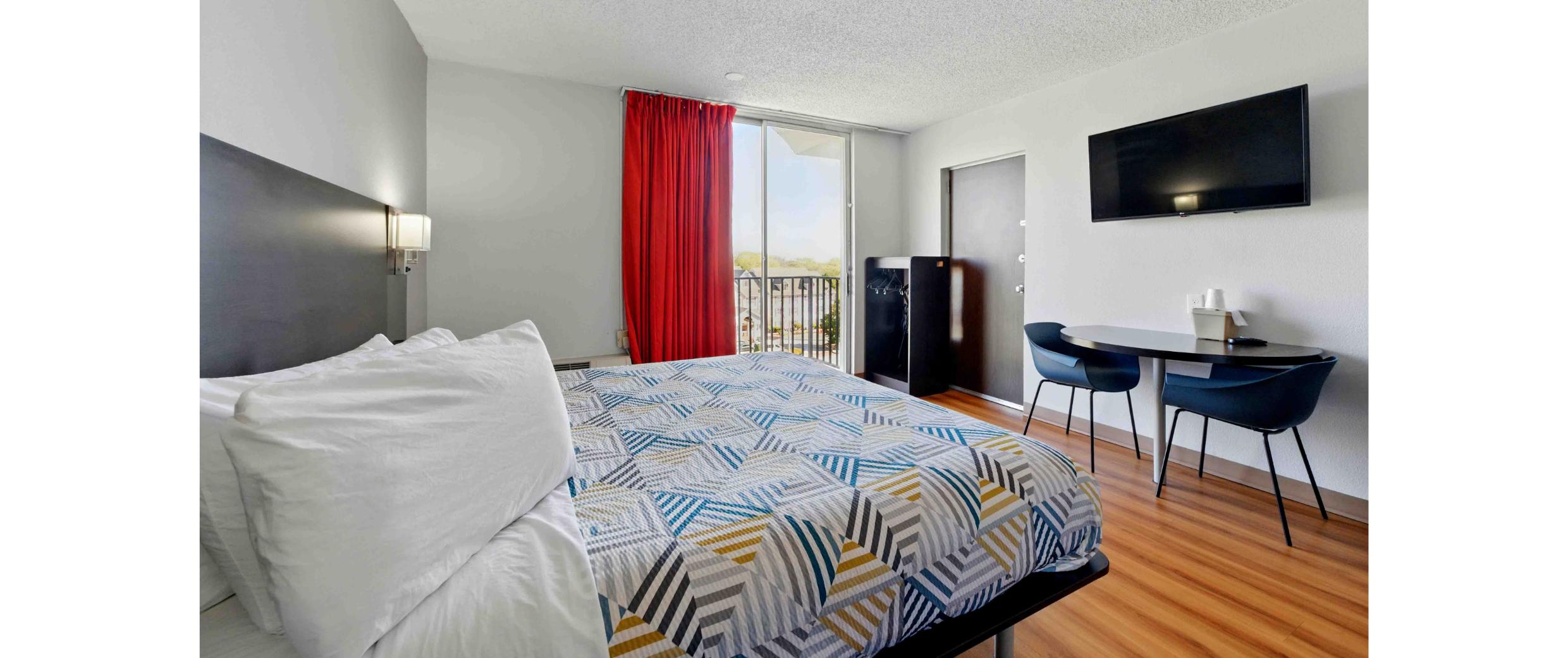 Room King Bed Non Smoking
