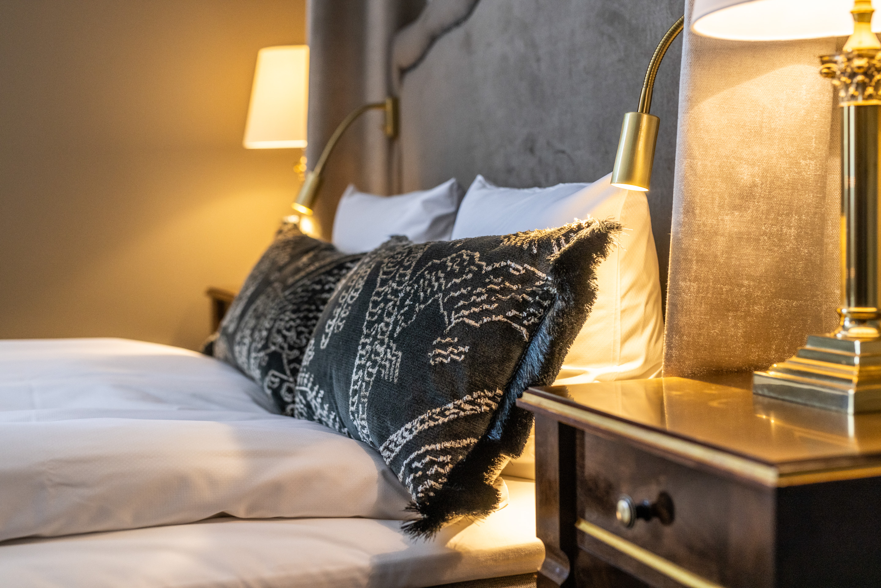 Double Queen Size Bed