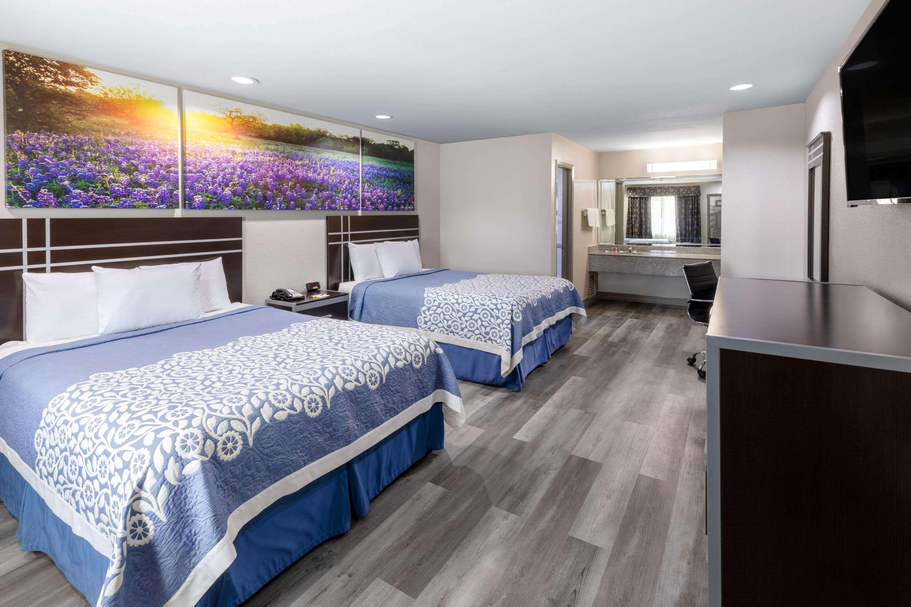 Quadruple Two Queen Beds