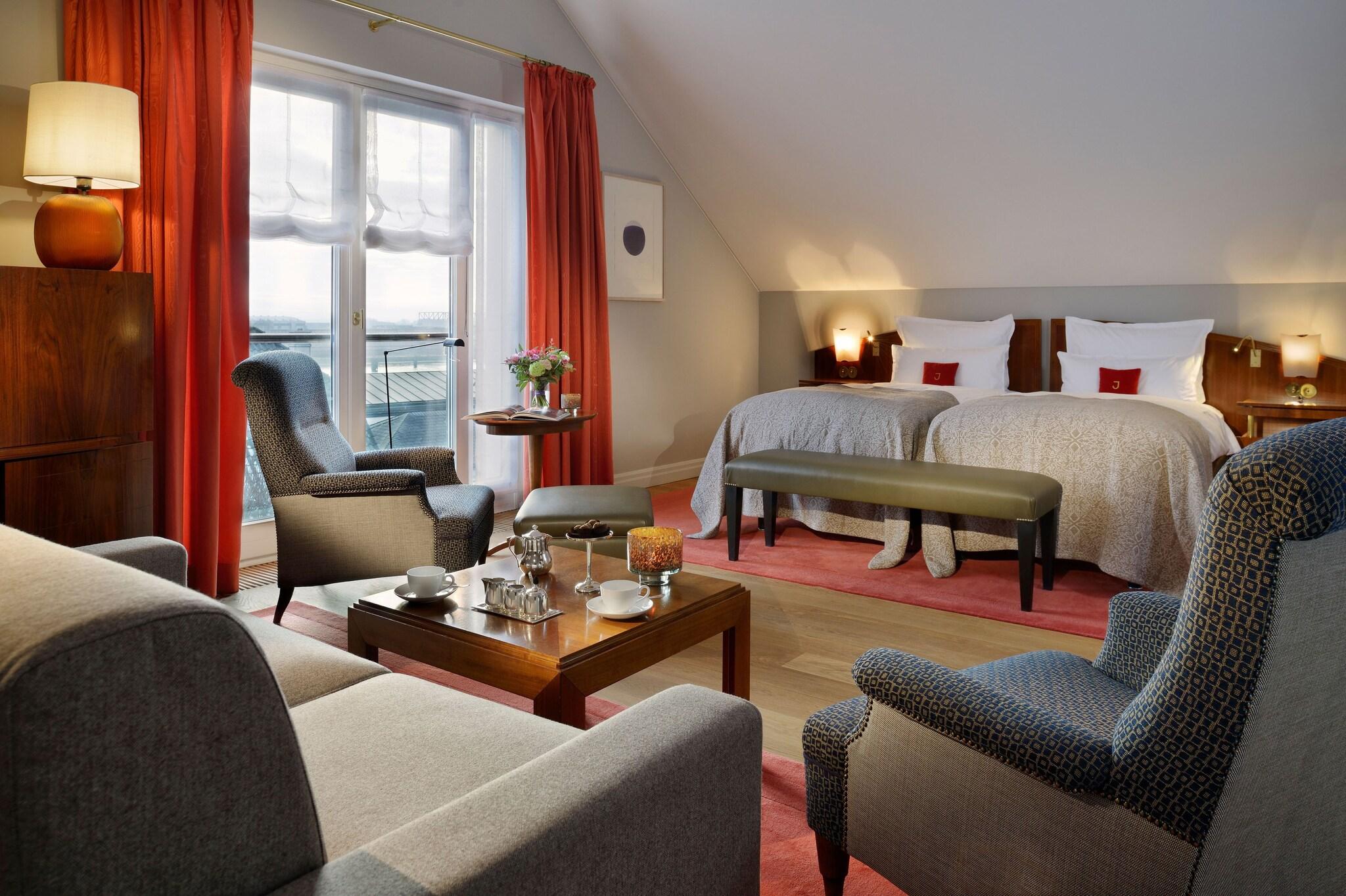 Junior Suite King Size Bed