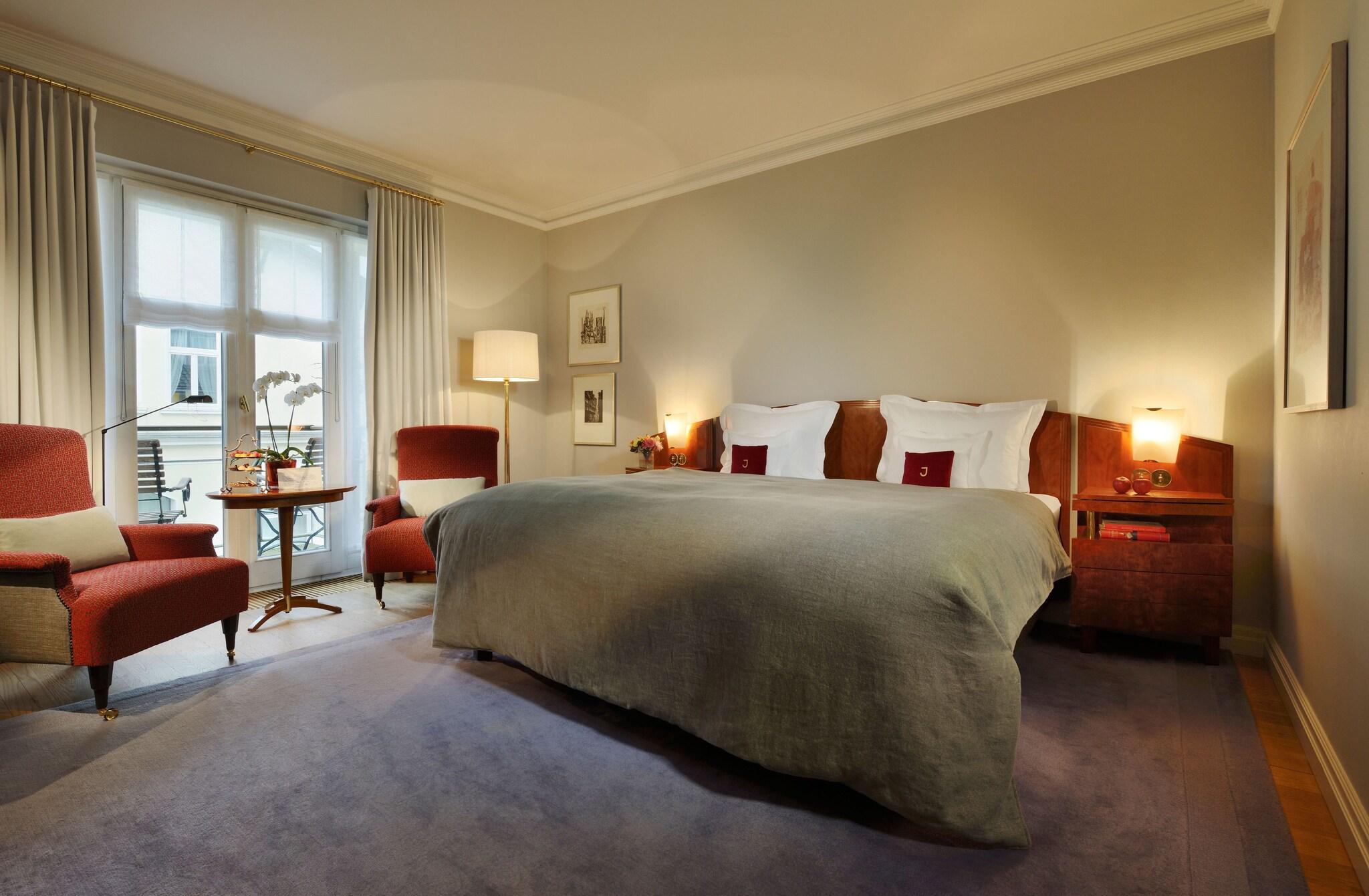 Junior Suite King Size Bed