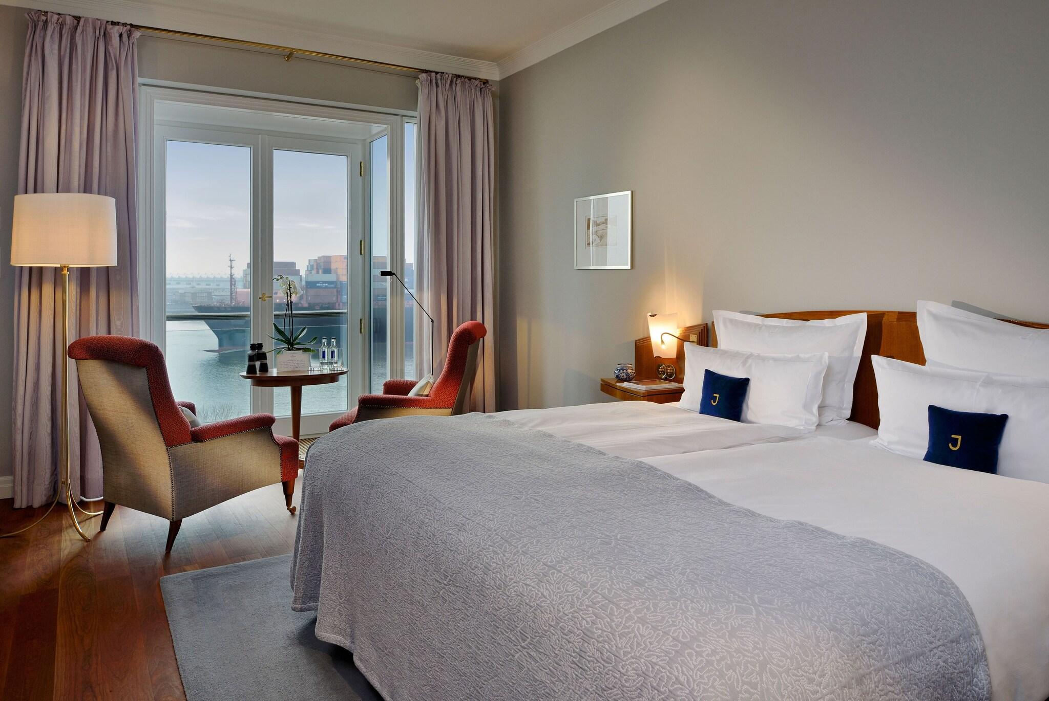 Double King Size Bed