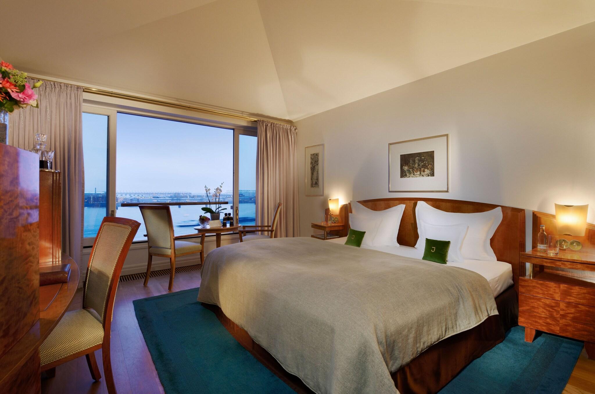 Double King Size Bed