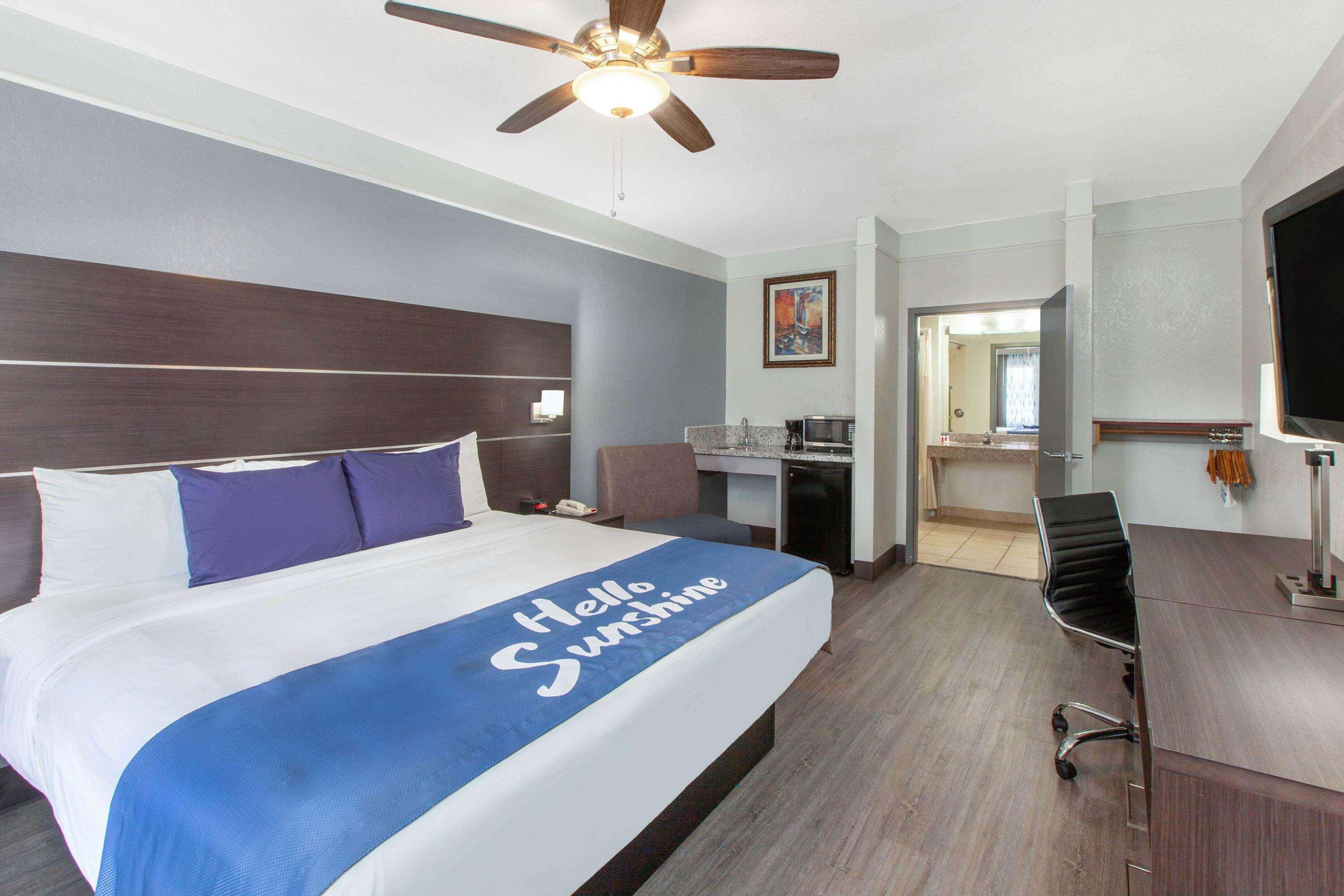 Double King Bed Non Smoking