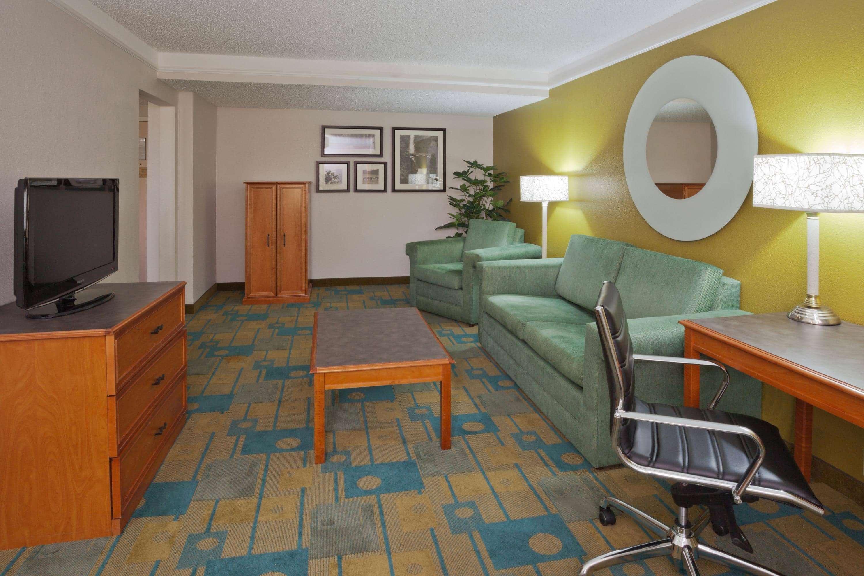 Suite King Bed Non Smoking