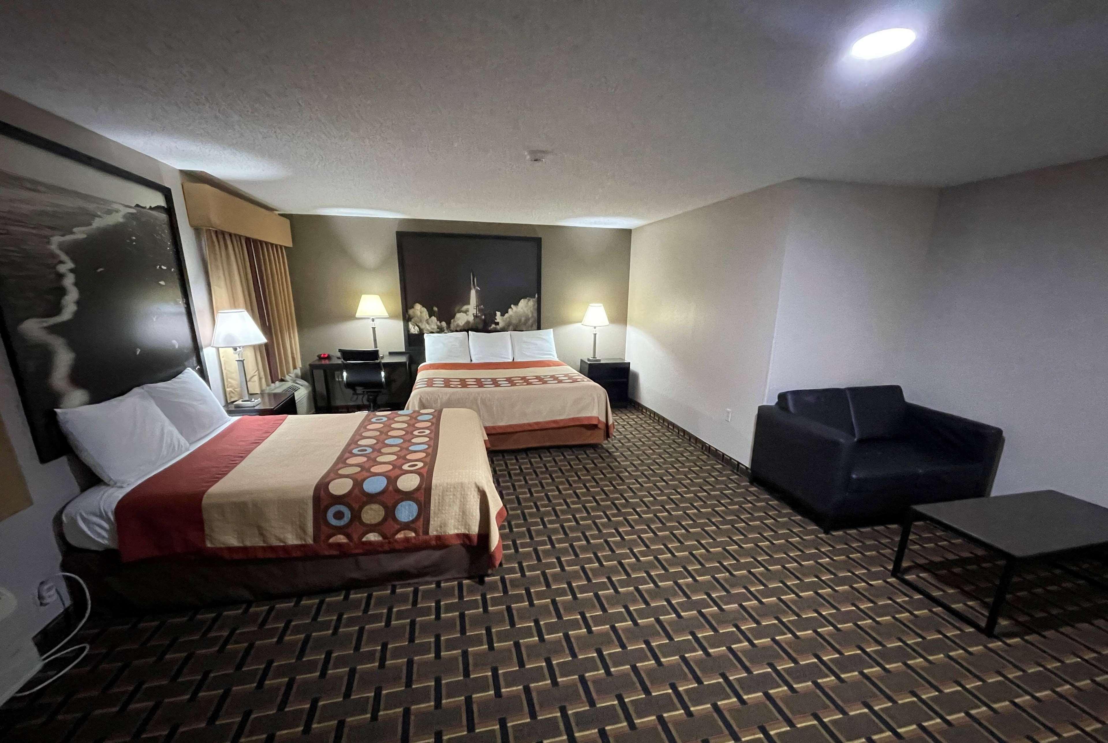 Studio Two Queen Beds