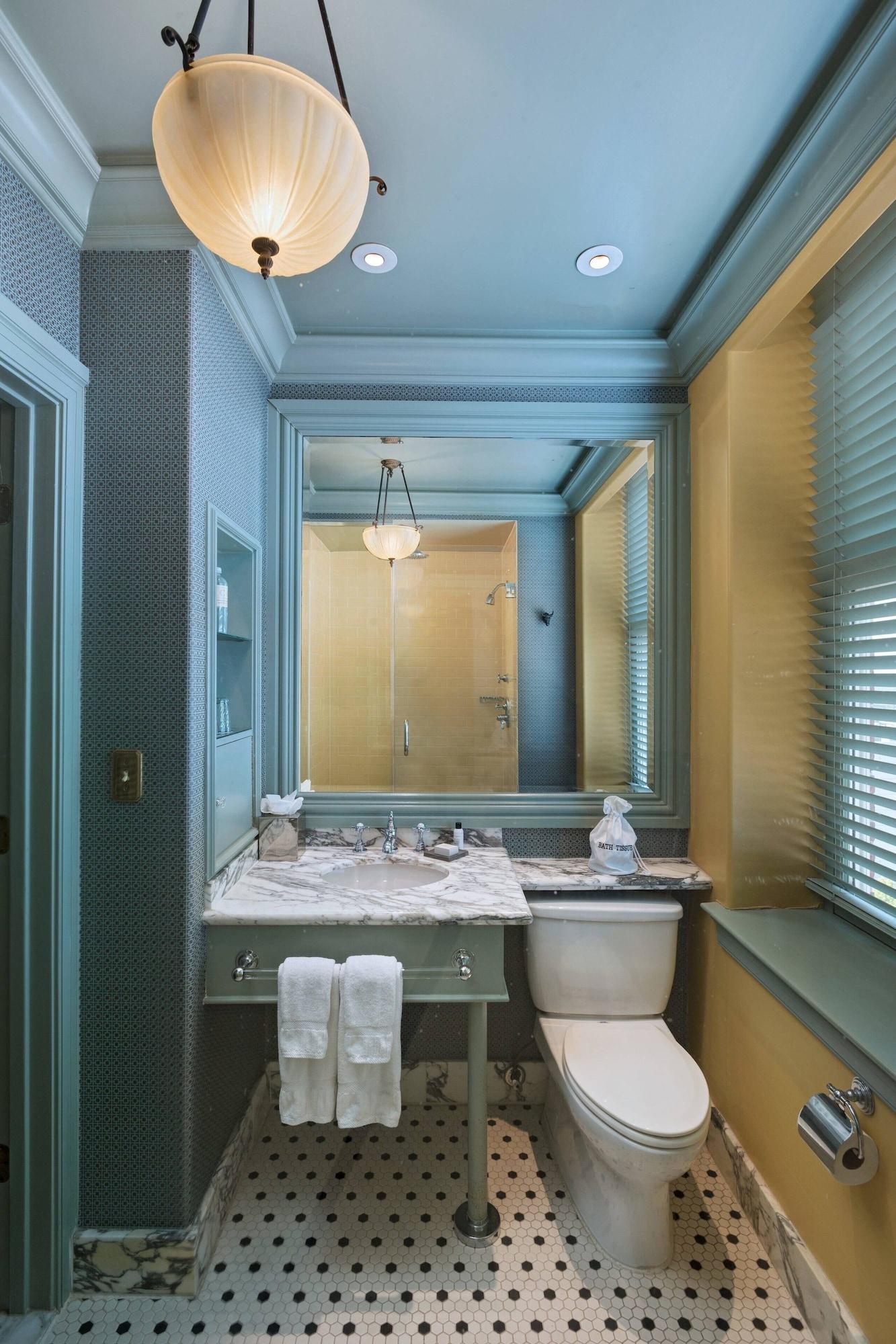 Quadruple Two Queen Beds