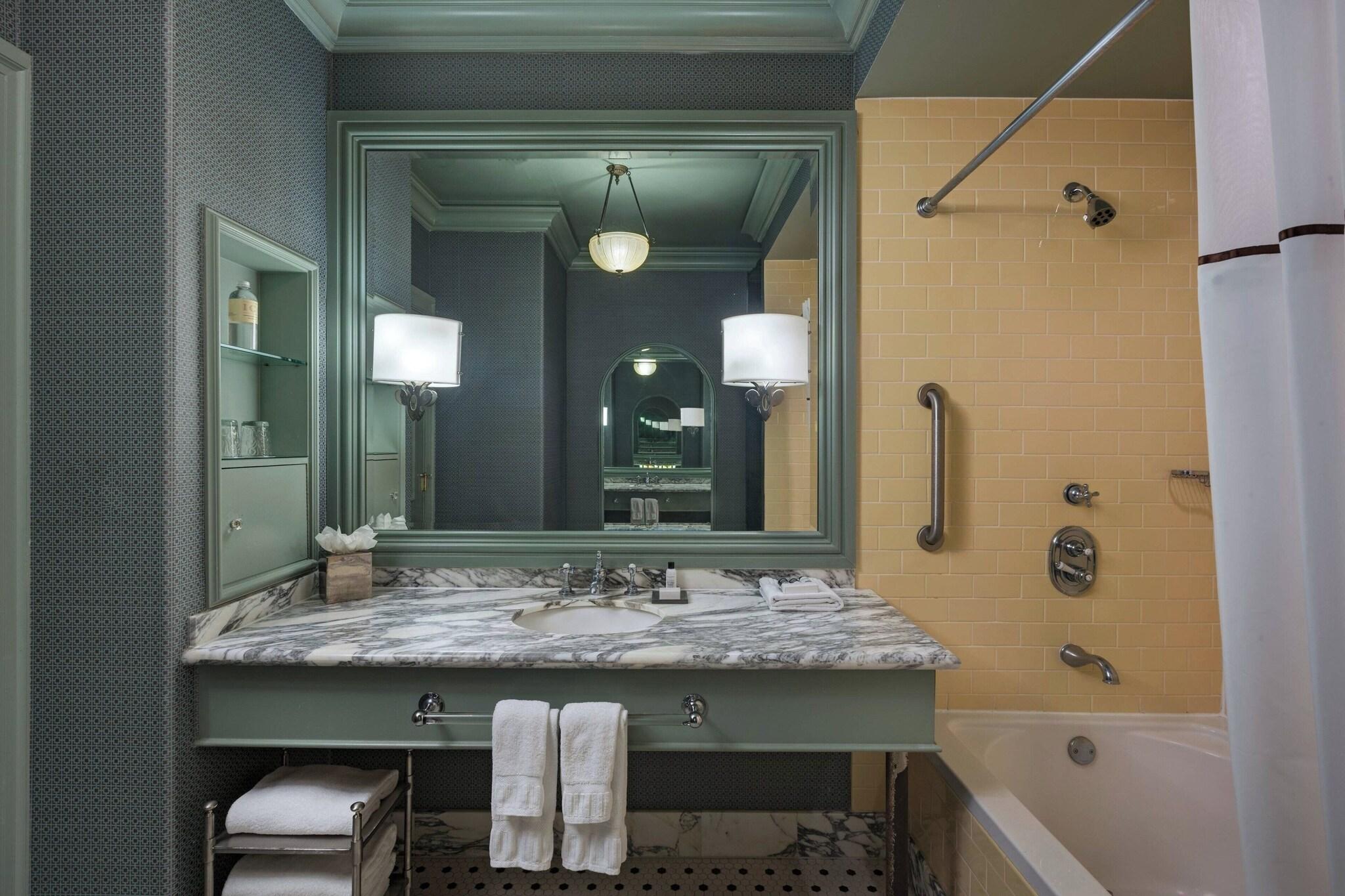 Quadruple Two Queen Beds