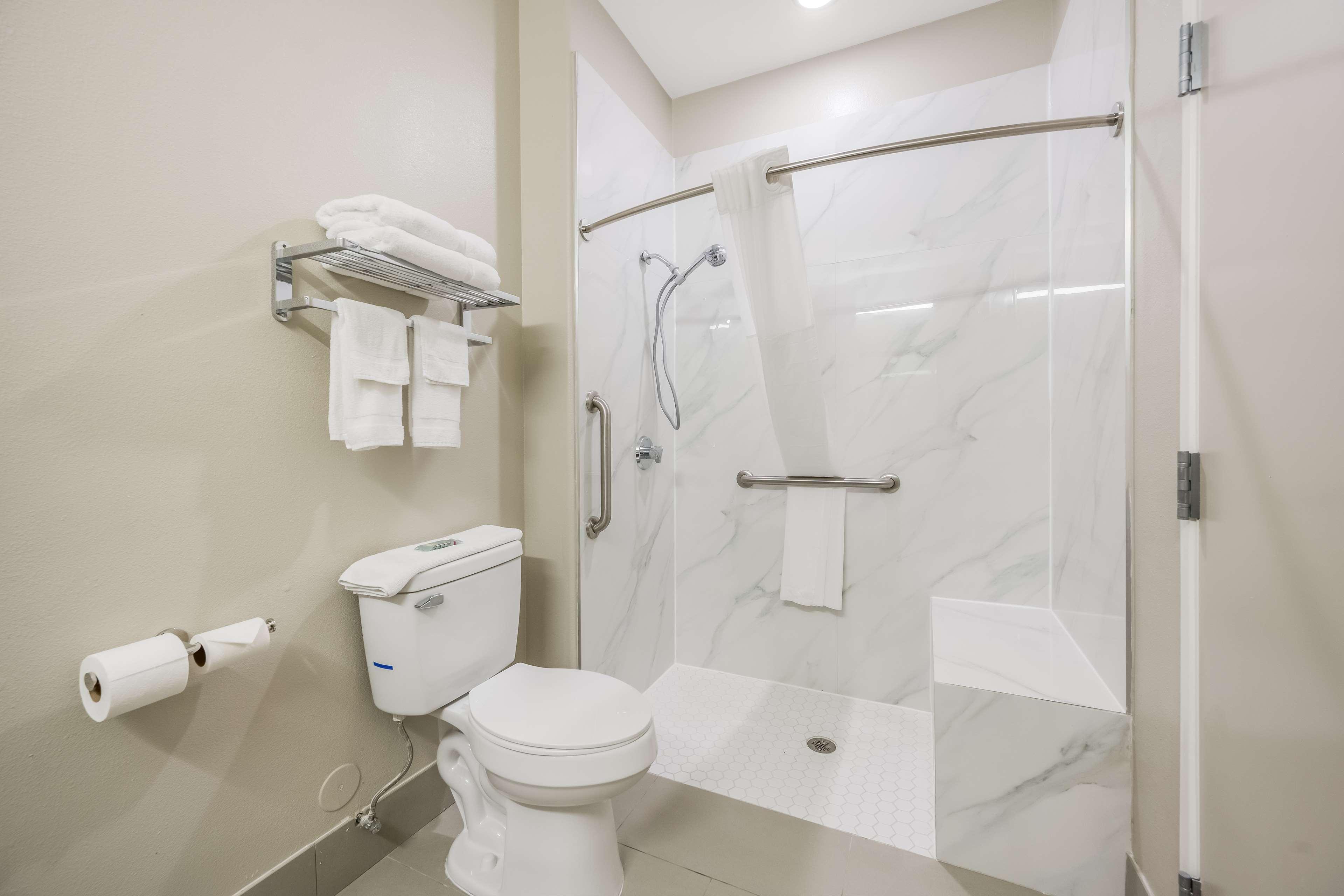 Room Accessible-two Queen Beds