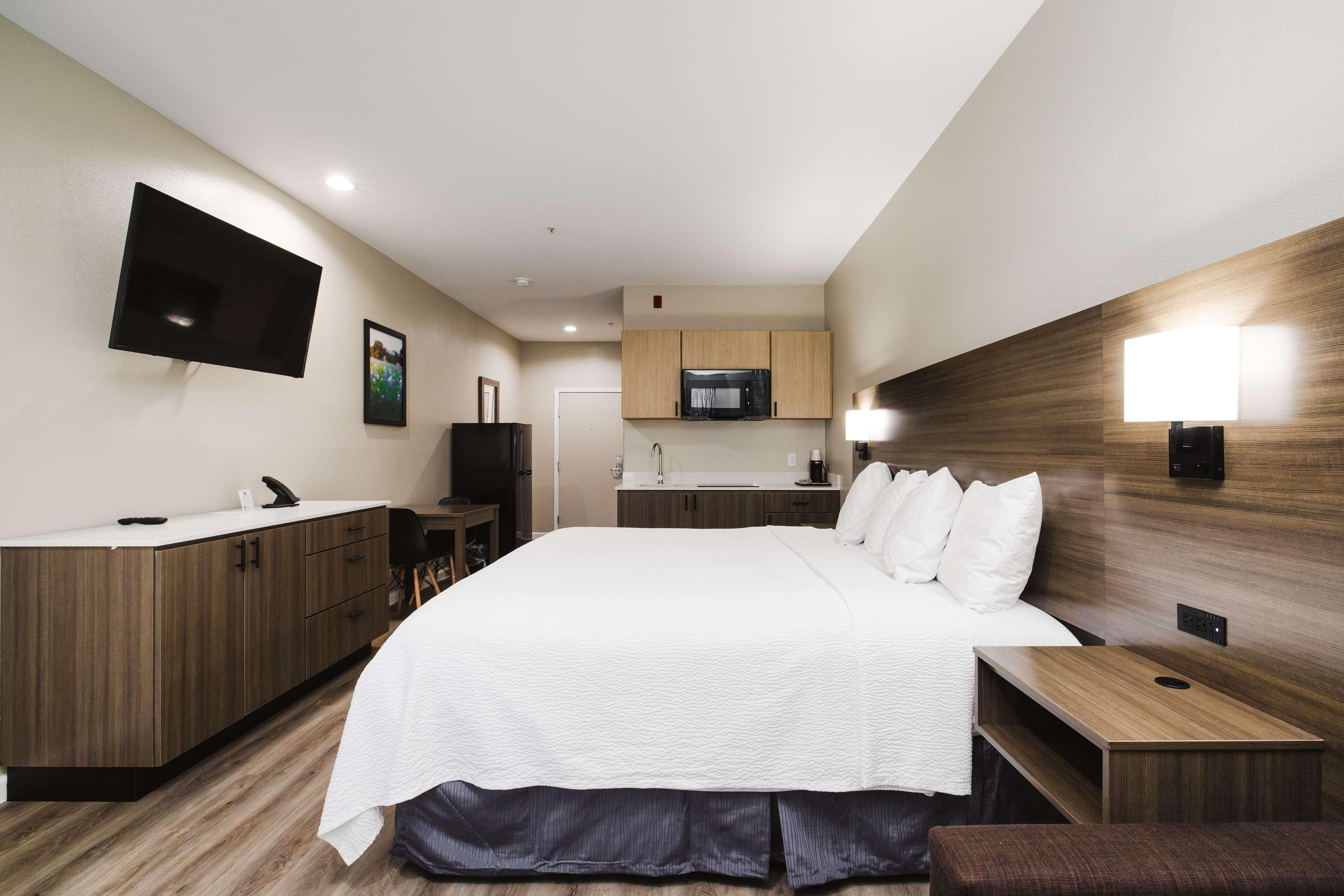 Room Accessible King Size Bed