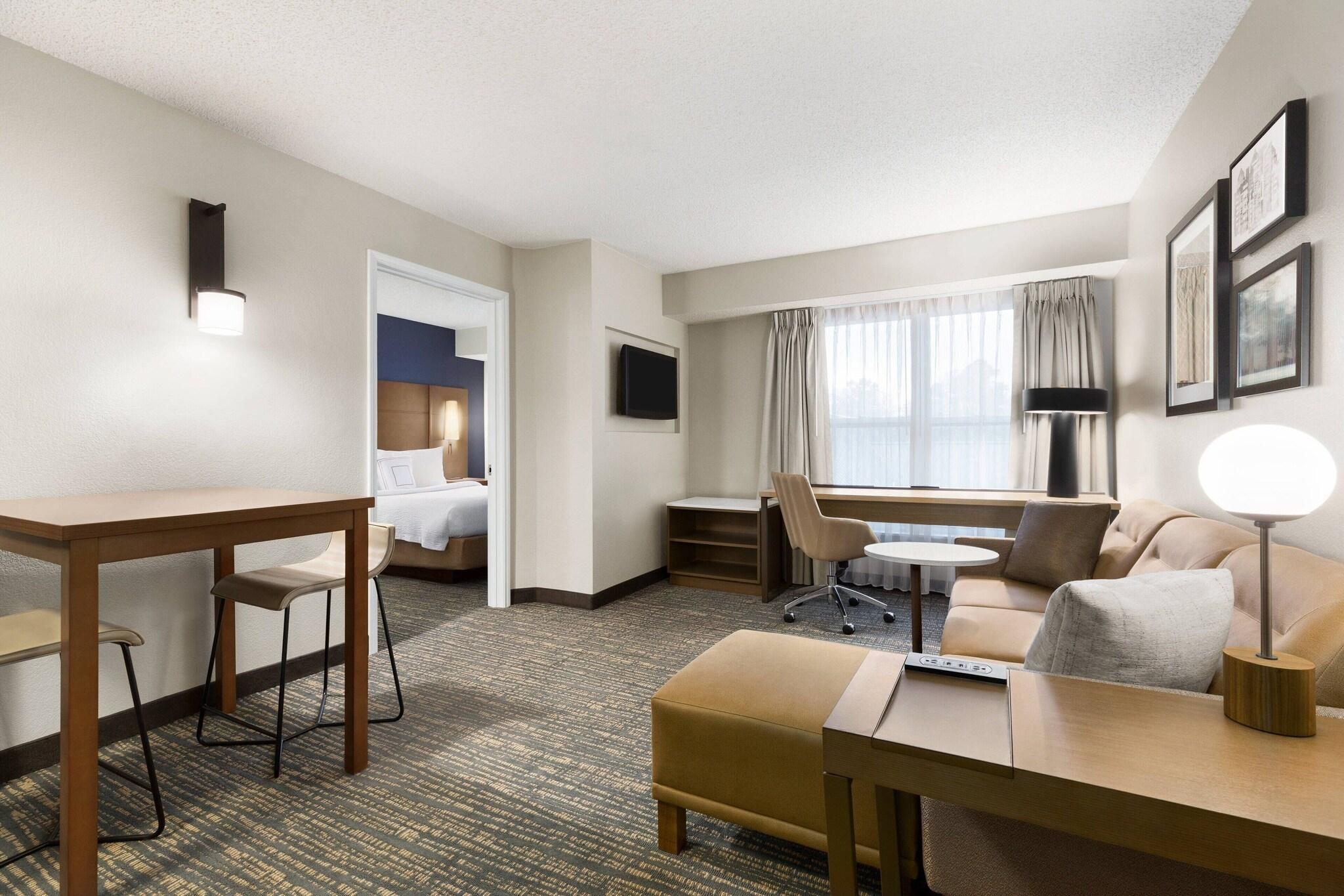 Suite Queen Size Bed