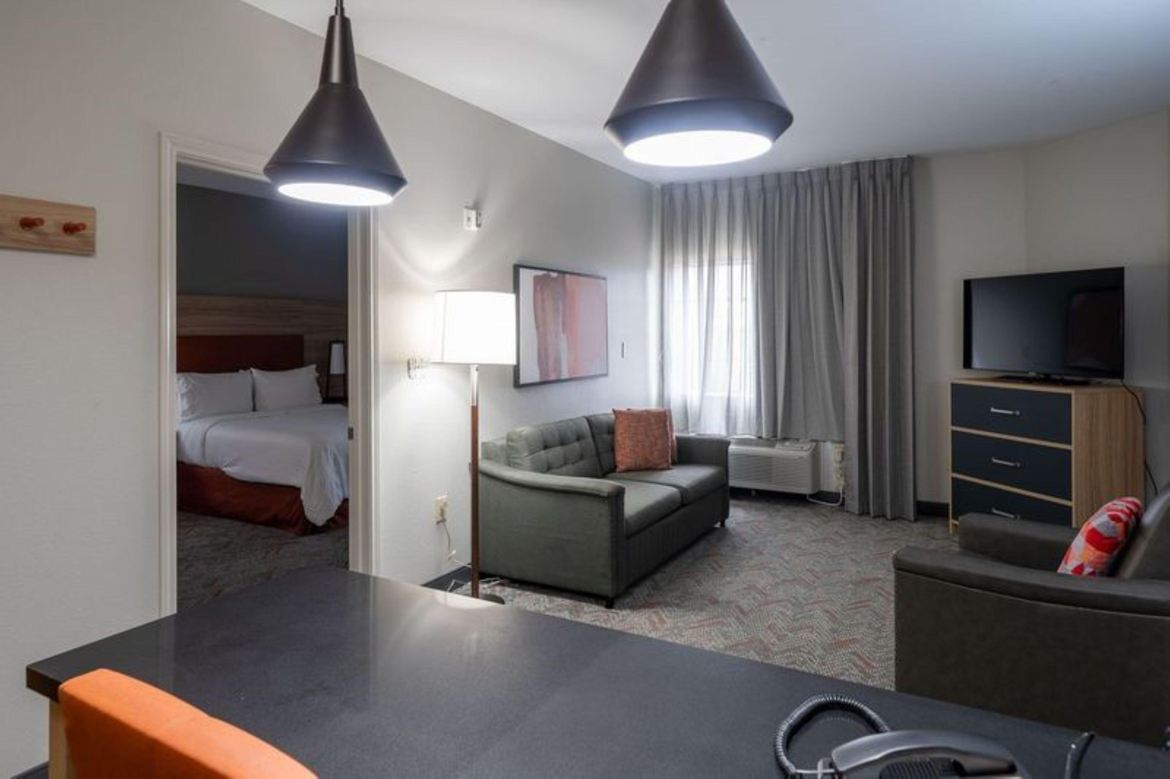 Suite Queen Size Bed