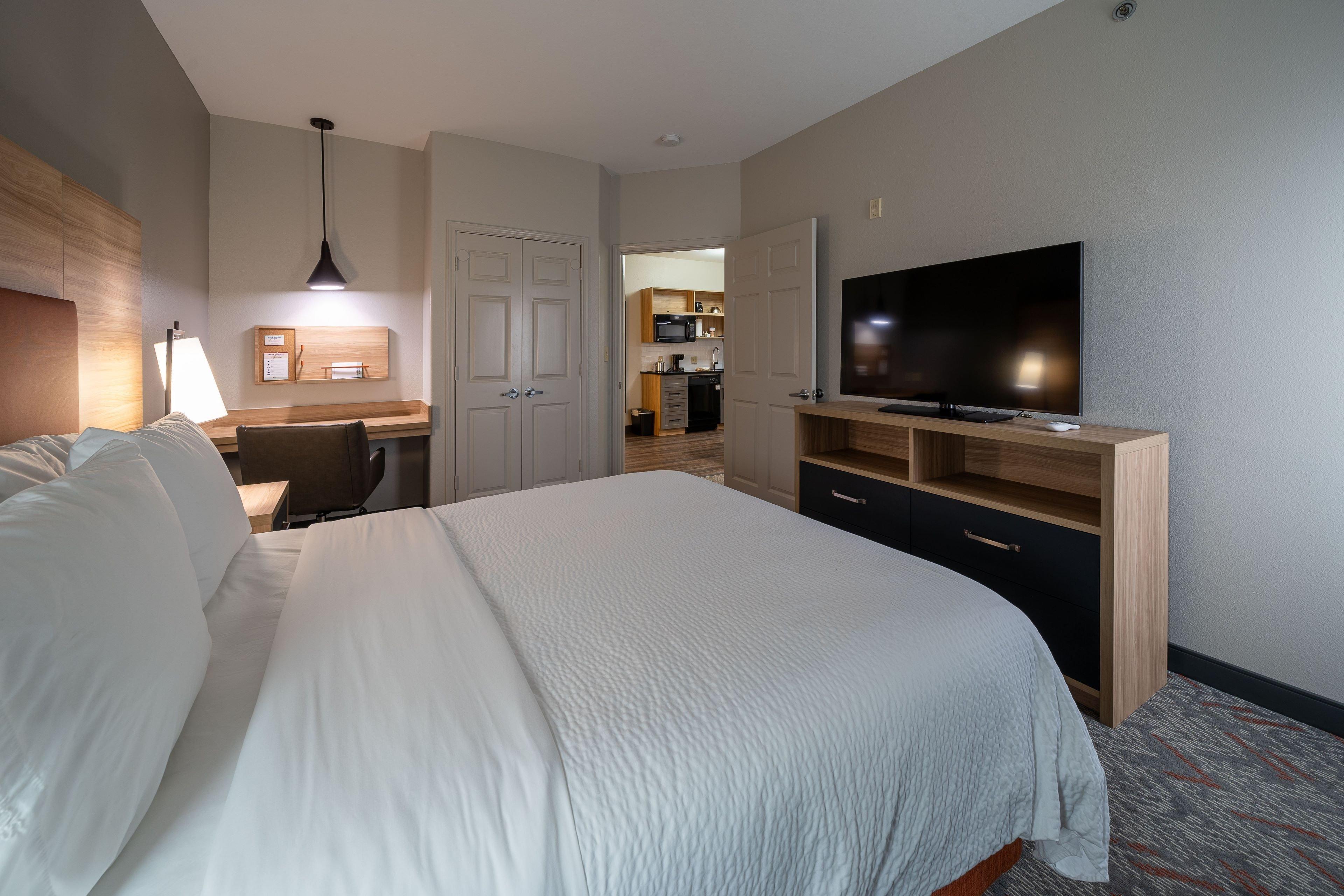 Suite Queen Size Bed