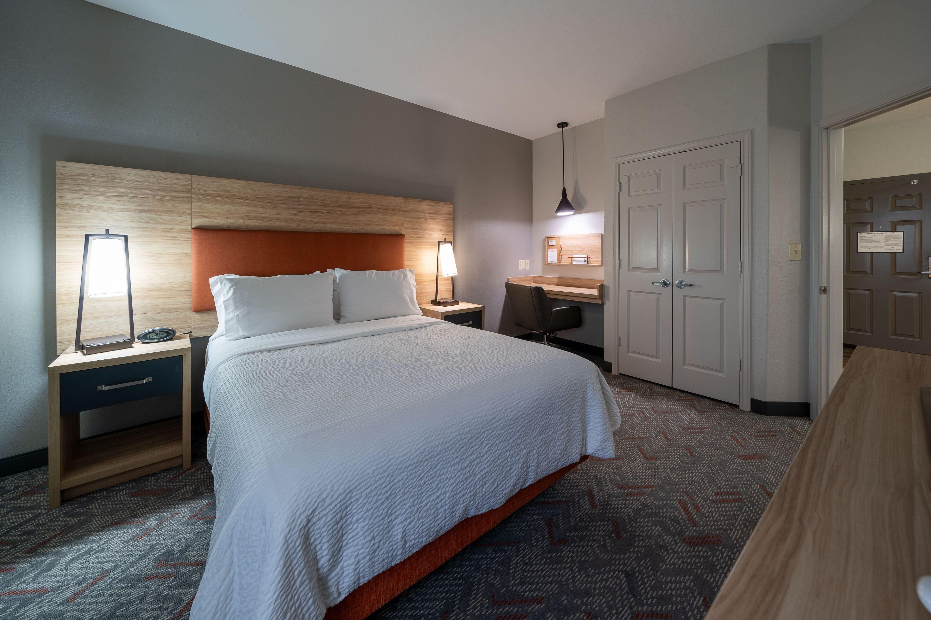 Suite Queen Size Bed