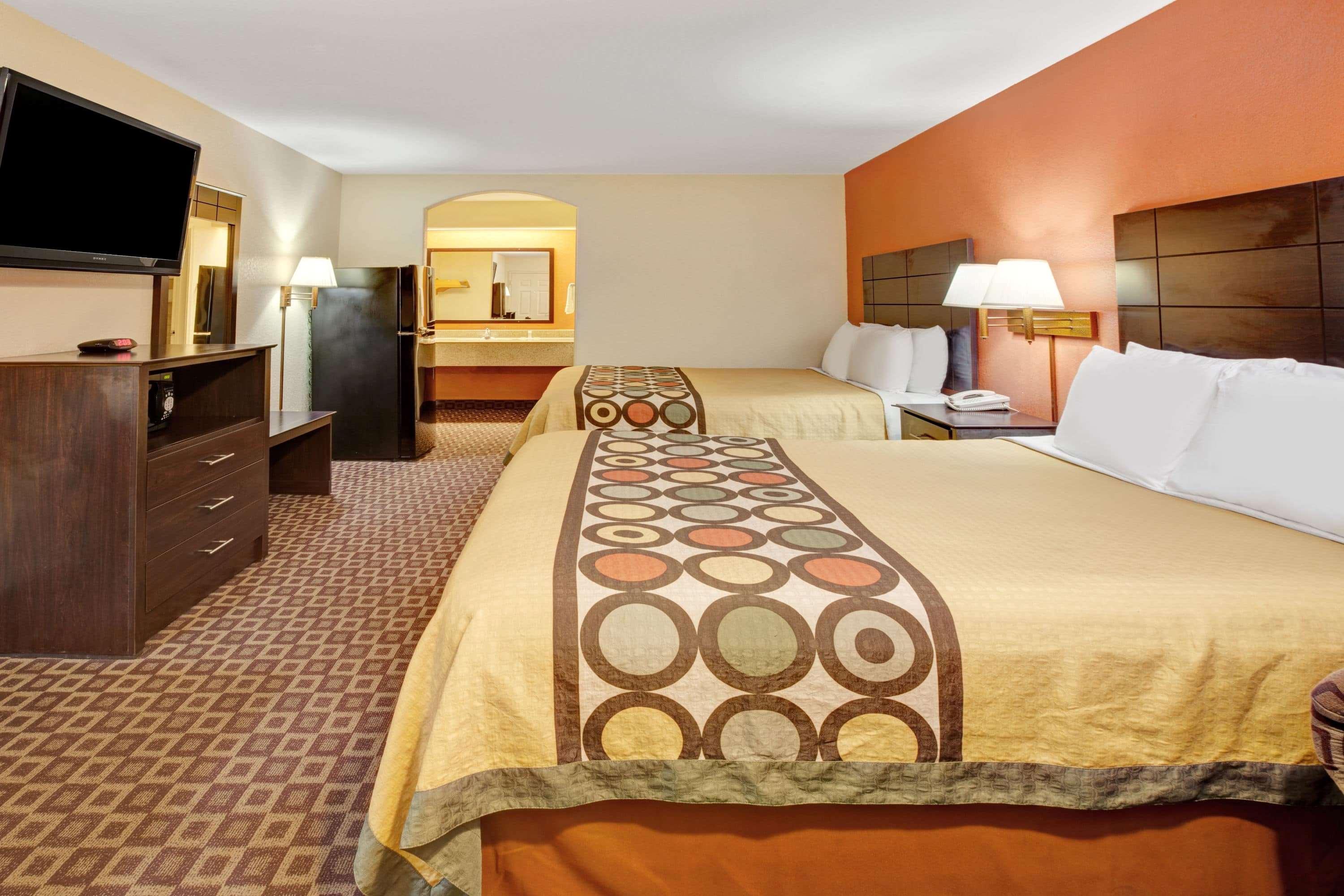 Quadruple Two Queen Beds