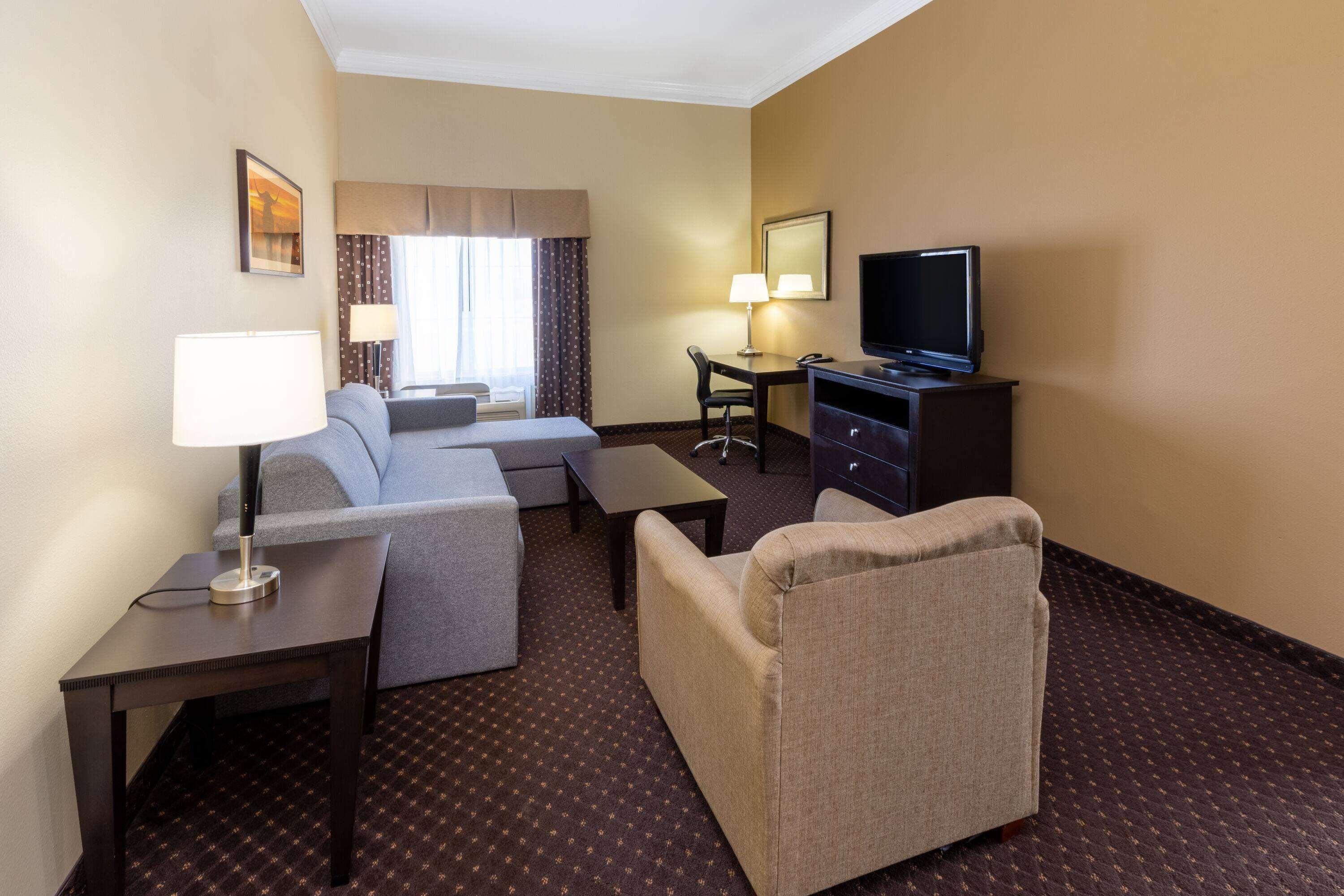 Suite Deluxe King Bed