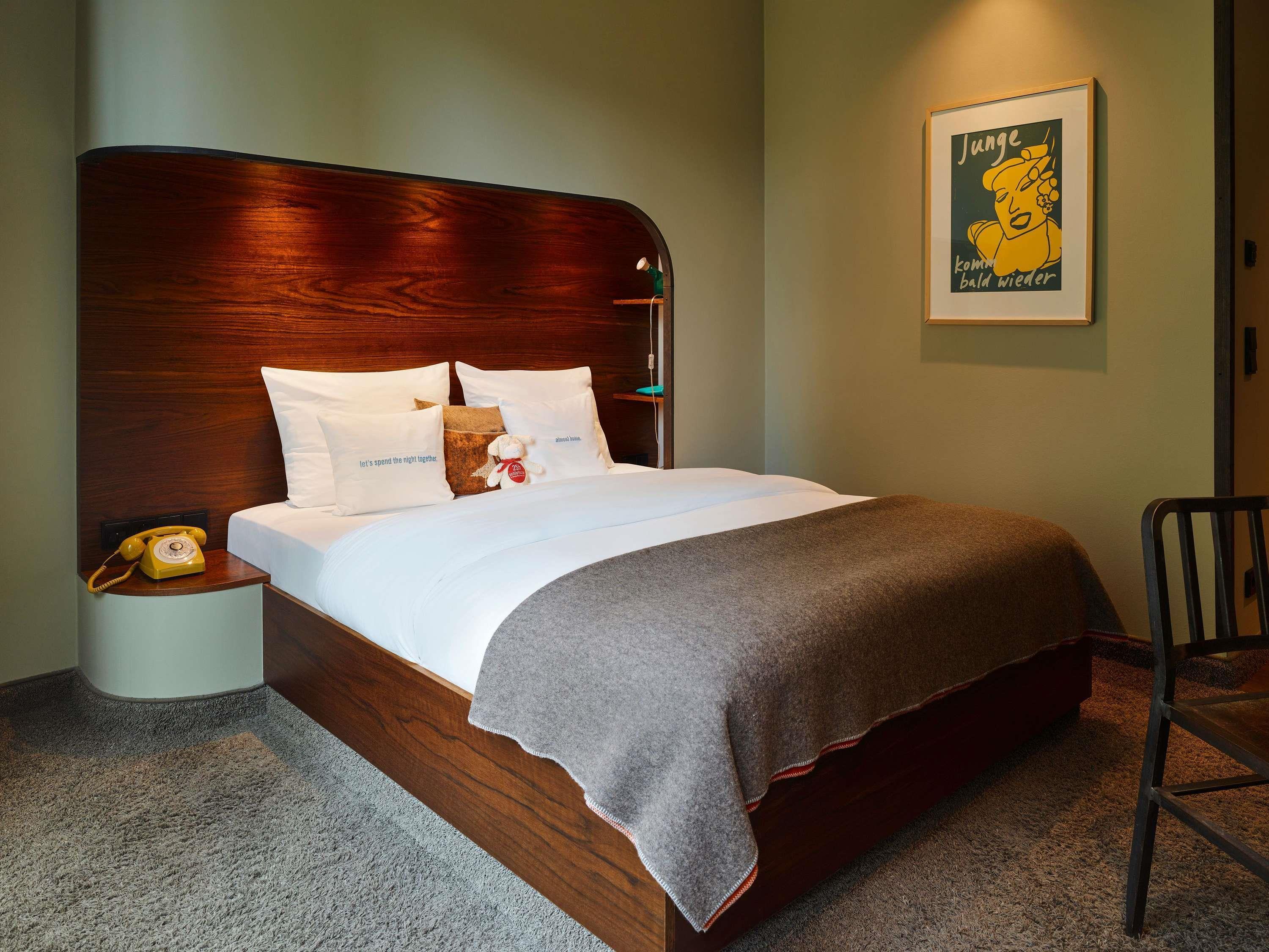 Double Queen Size Bed