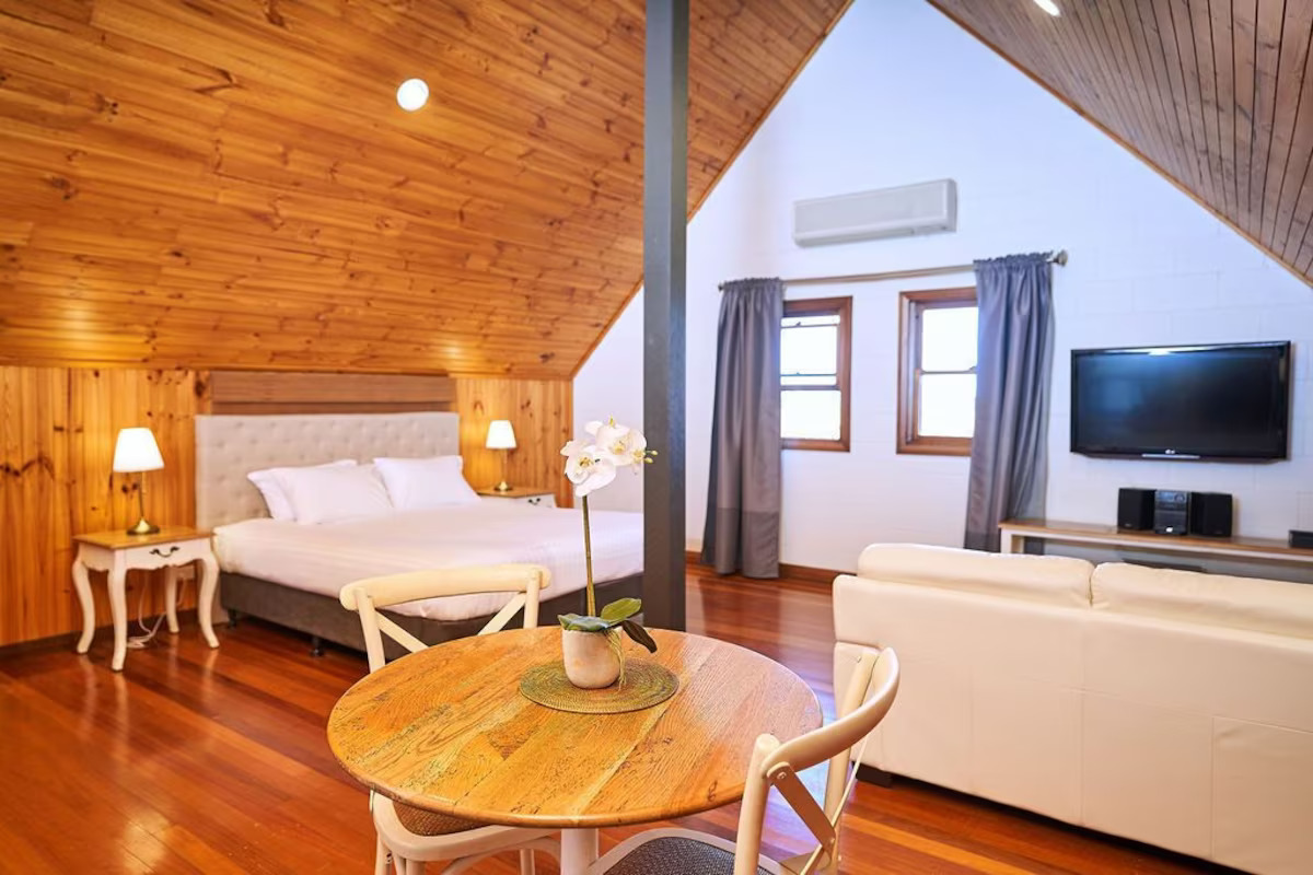 Villa Two Queen Beds