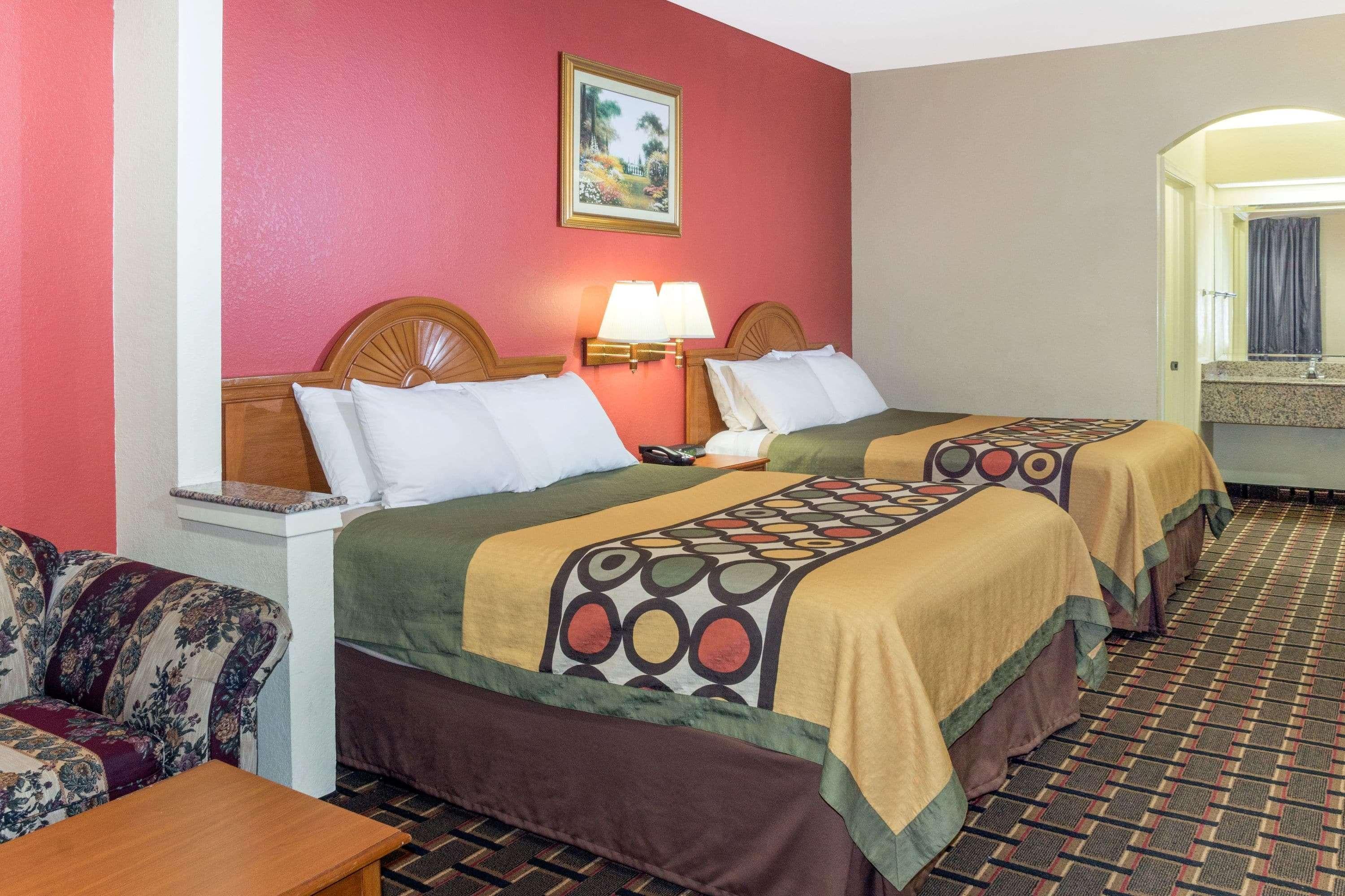 Suite Two Queen Beds Non Smoking