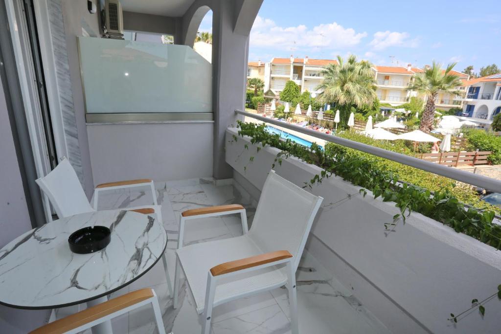 Double Superior Pool View