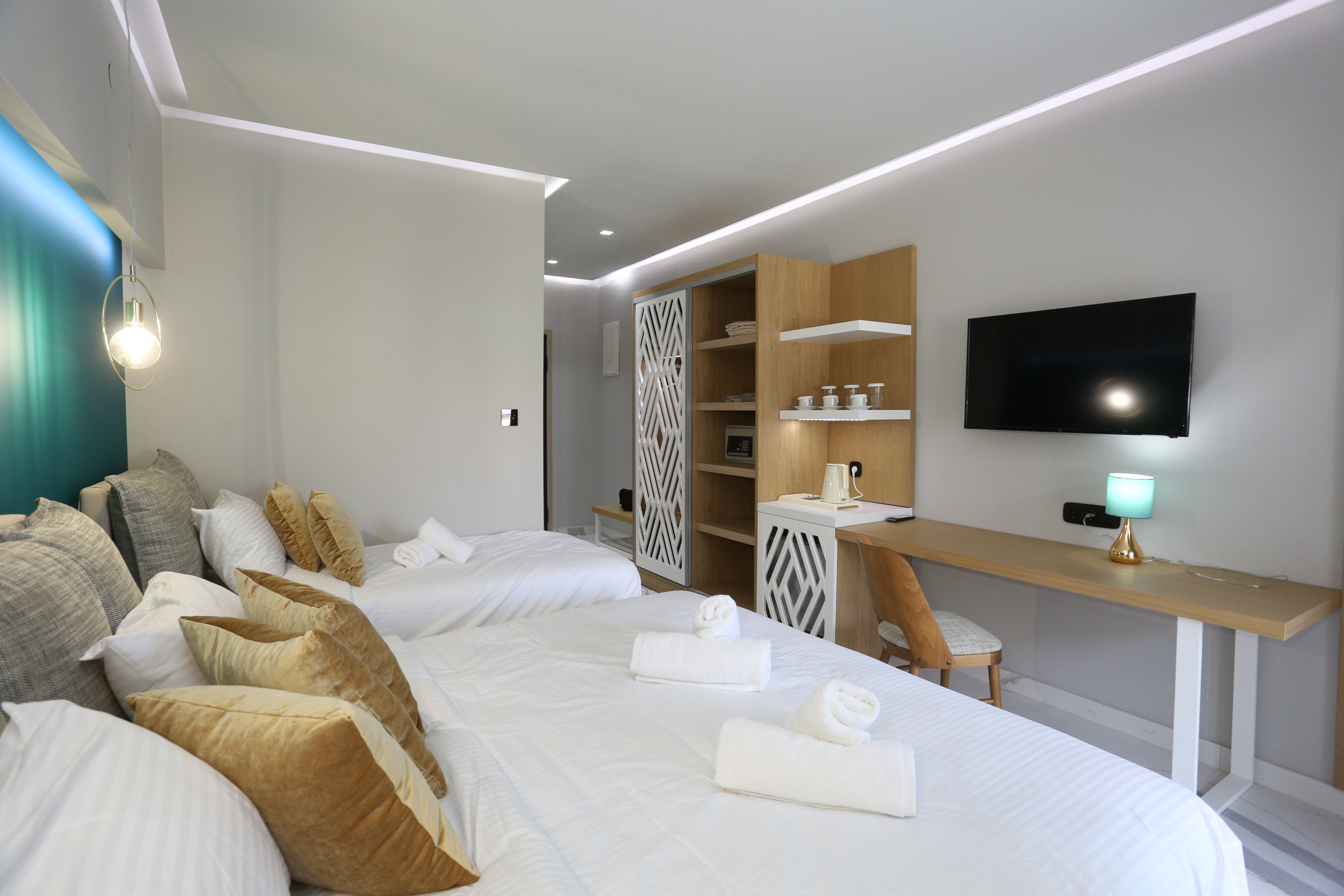 Double Deluxe Pool View