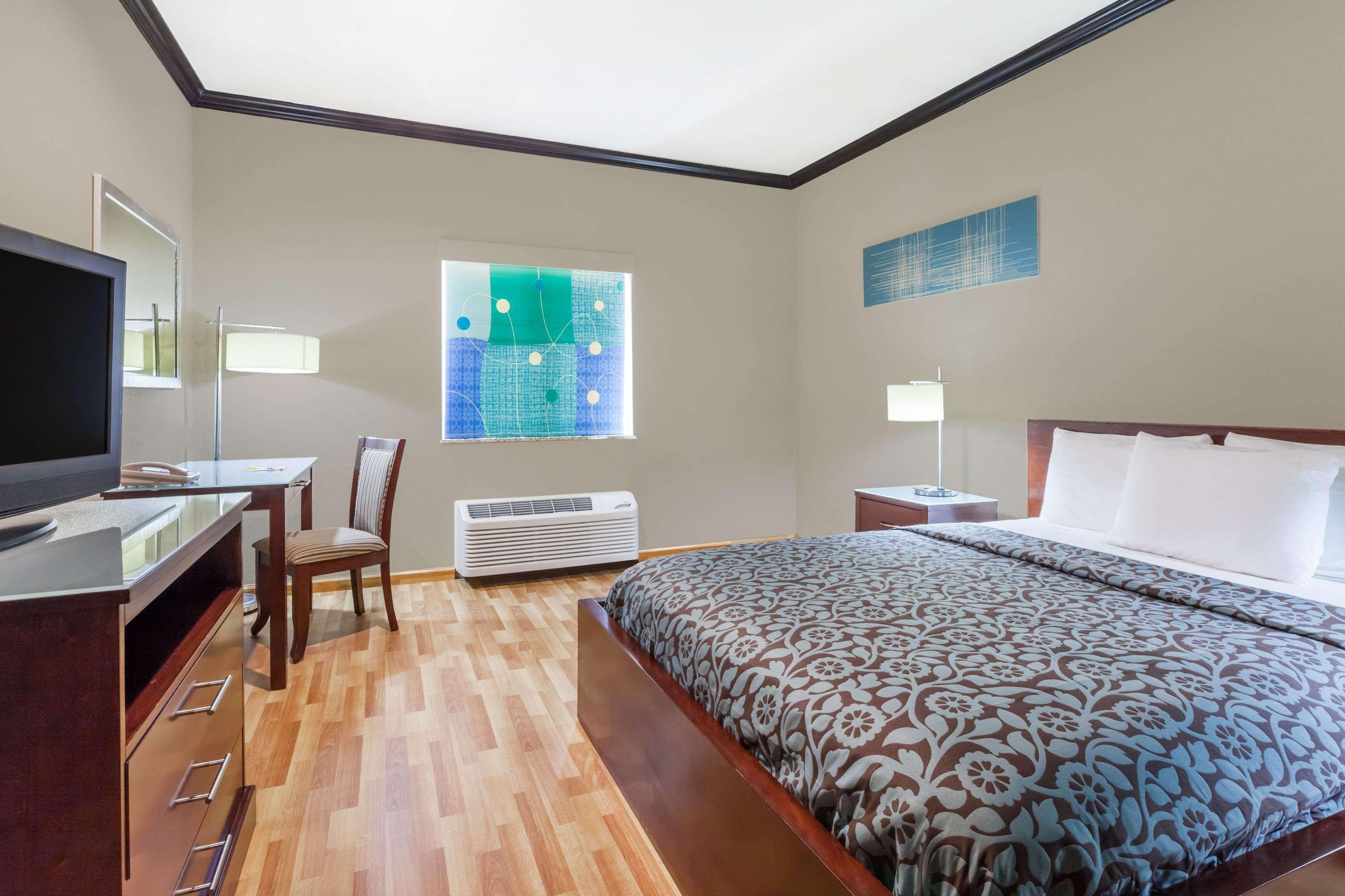 Double Queen Bed Non Smoking