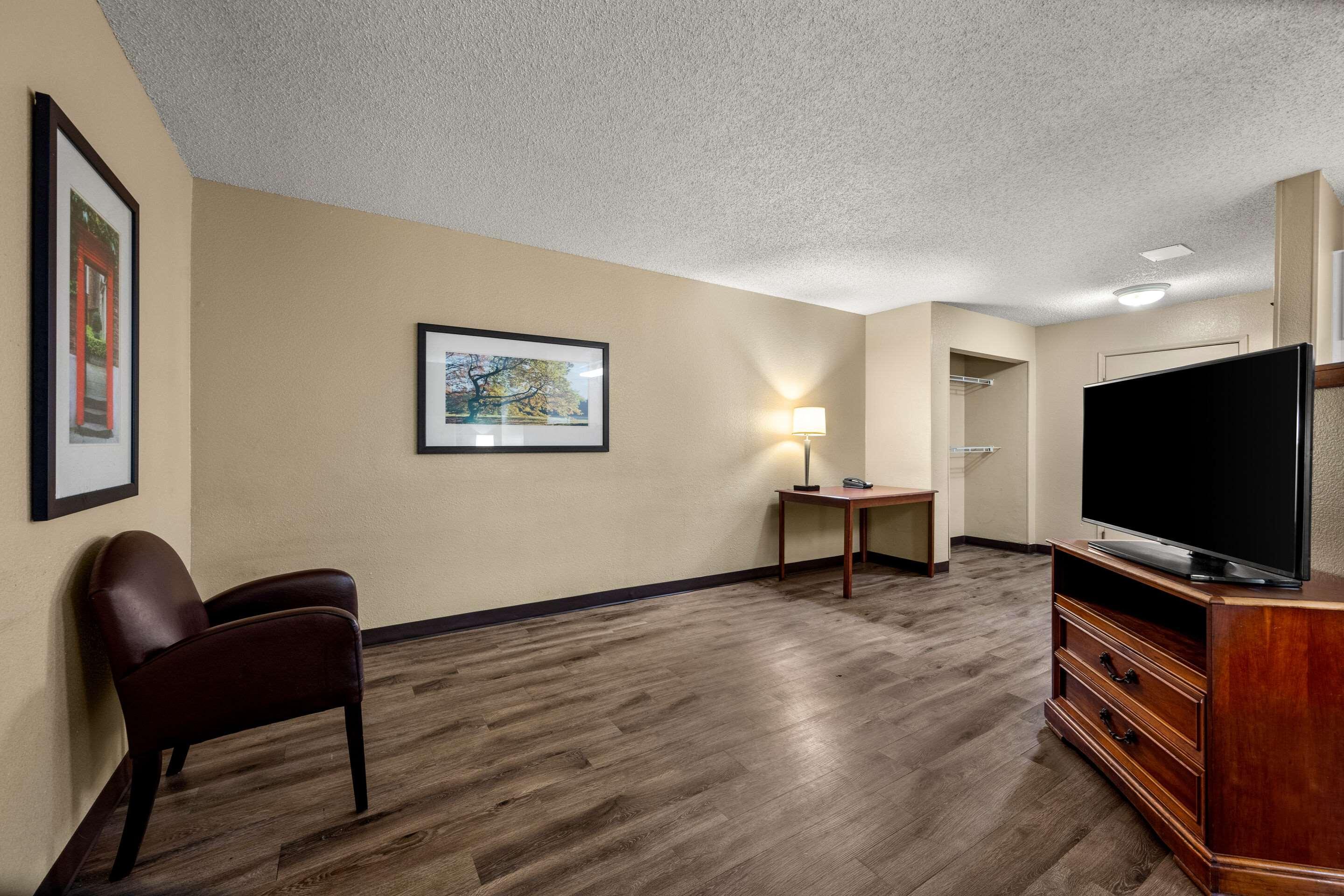 Suite Accessible-queen Size Bed