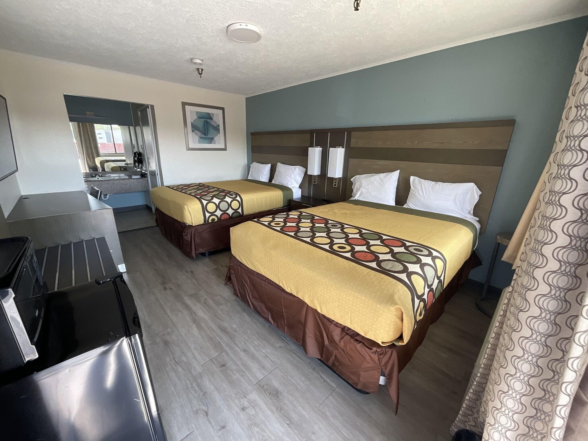 Double Queen Bed Non Smoking