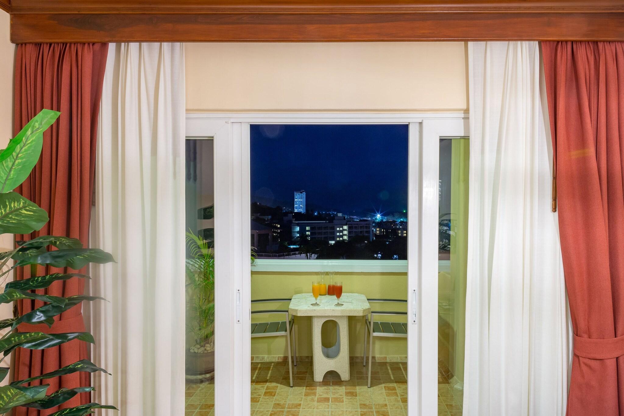 Studio Ocean View King Bed