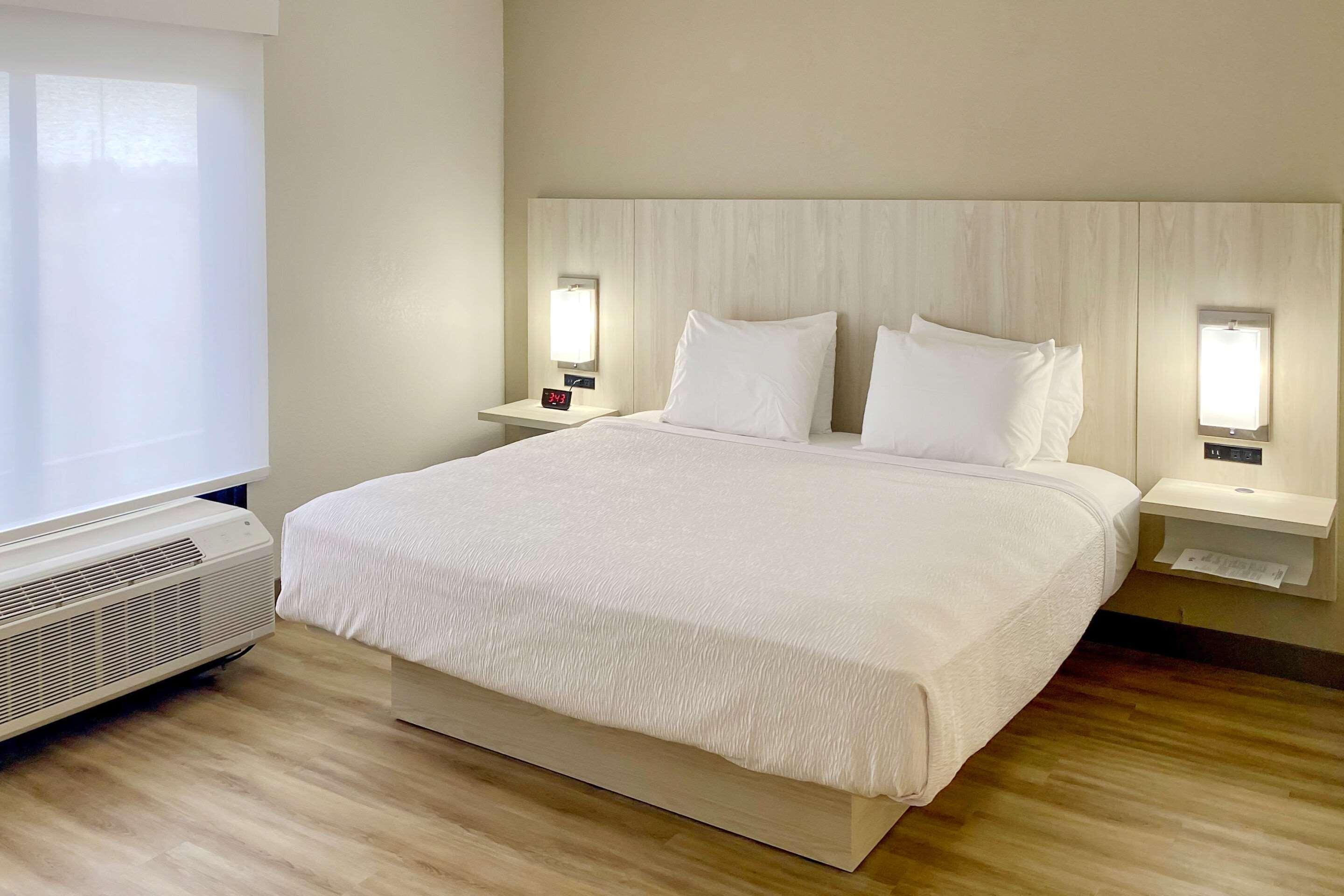 Room Accessible King Size Bed