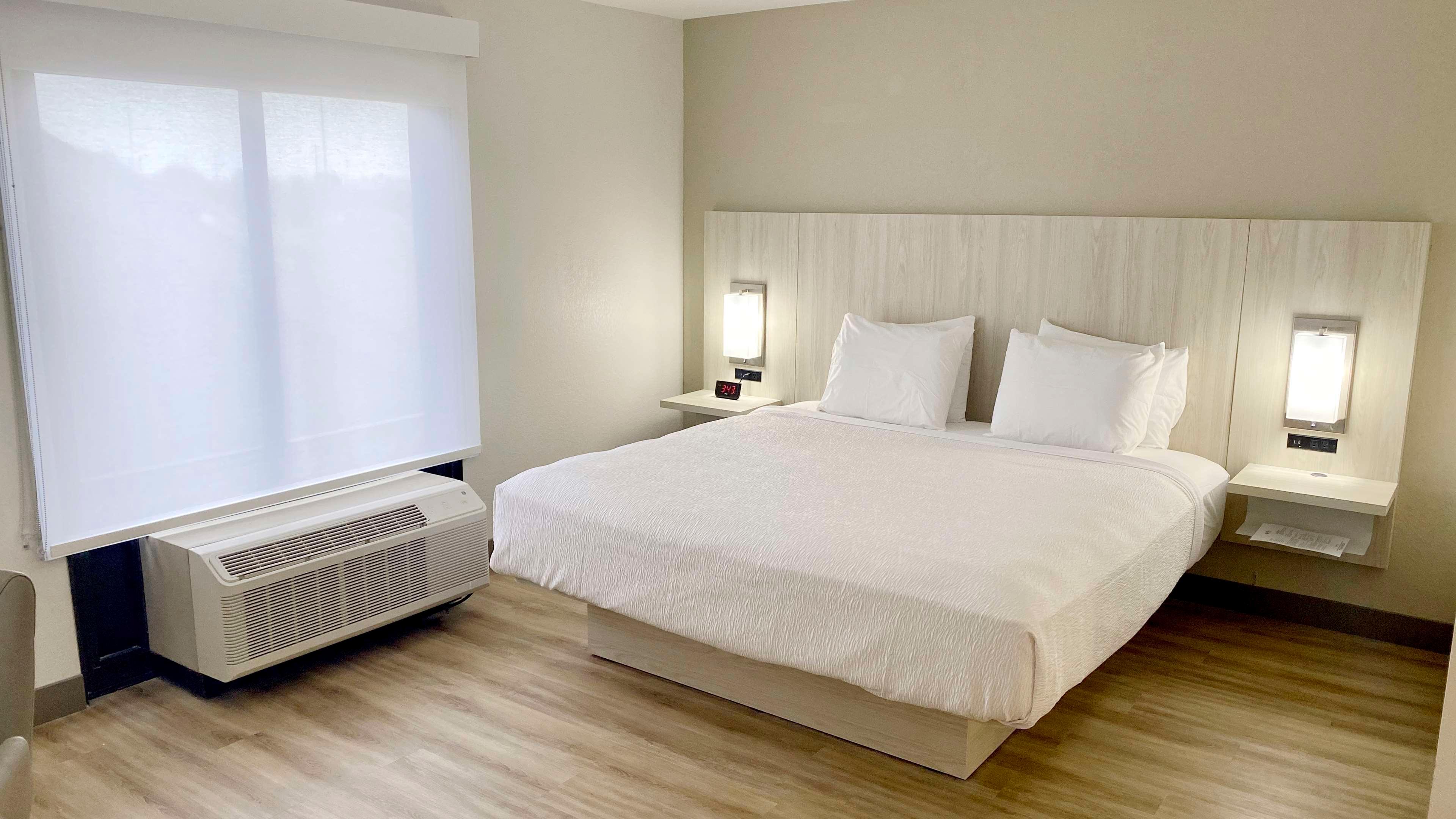 Room Accessible King Size Bed