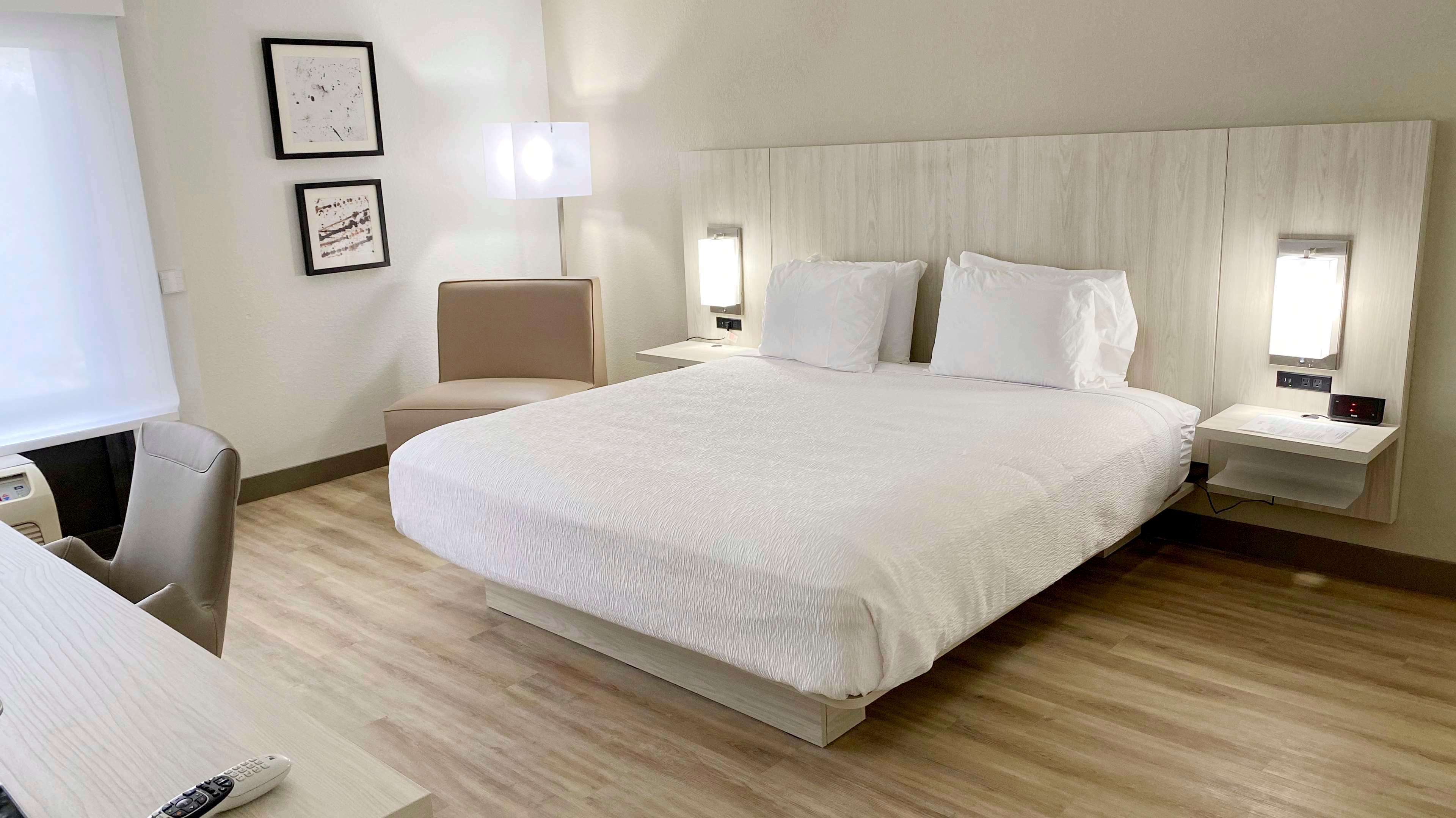 Room Accessible King Size Bed